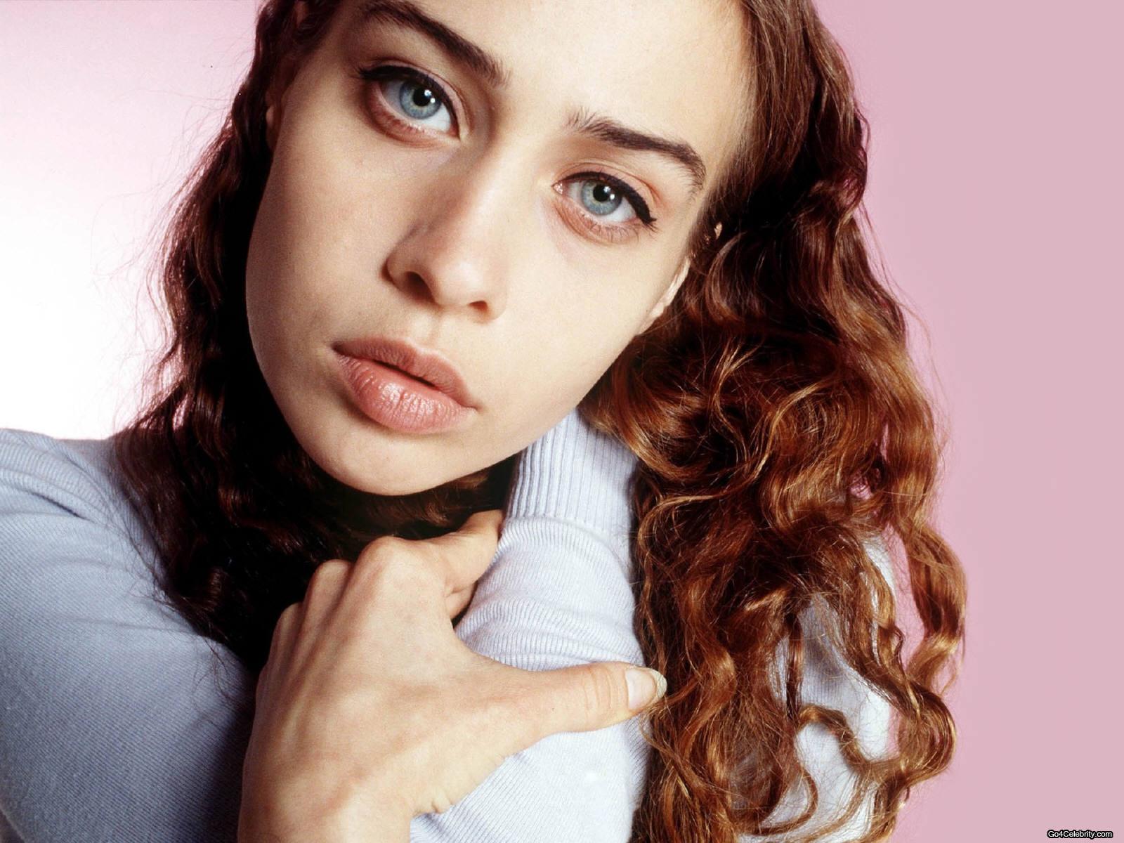 1600x1200 fiona apple Apple Wallpaper
