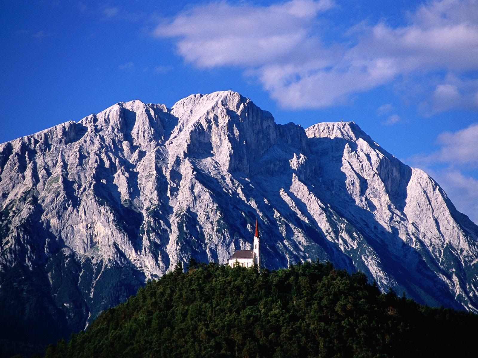 1600x1200 Hillside Church and Mount Griesspitzen, Tirol Desktop wallpaper 1280x720