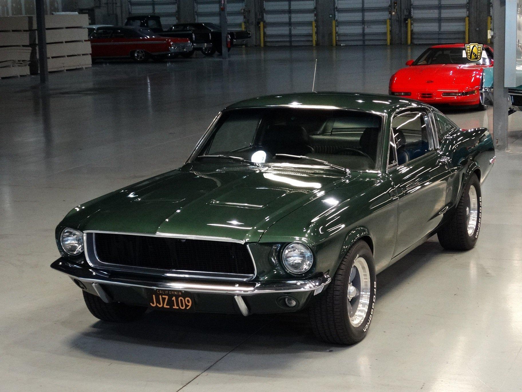 1824x1368 Ford Mustang GT & GT 390 Wallpaper