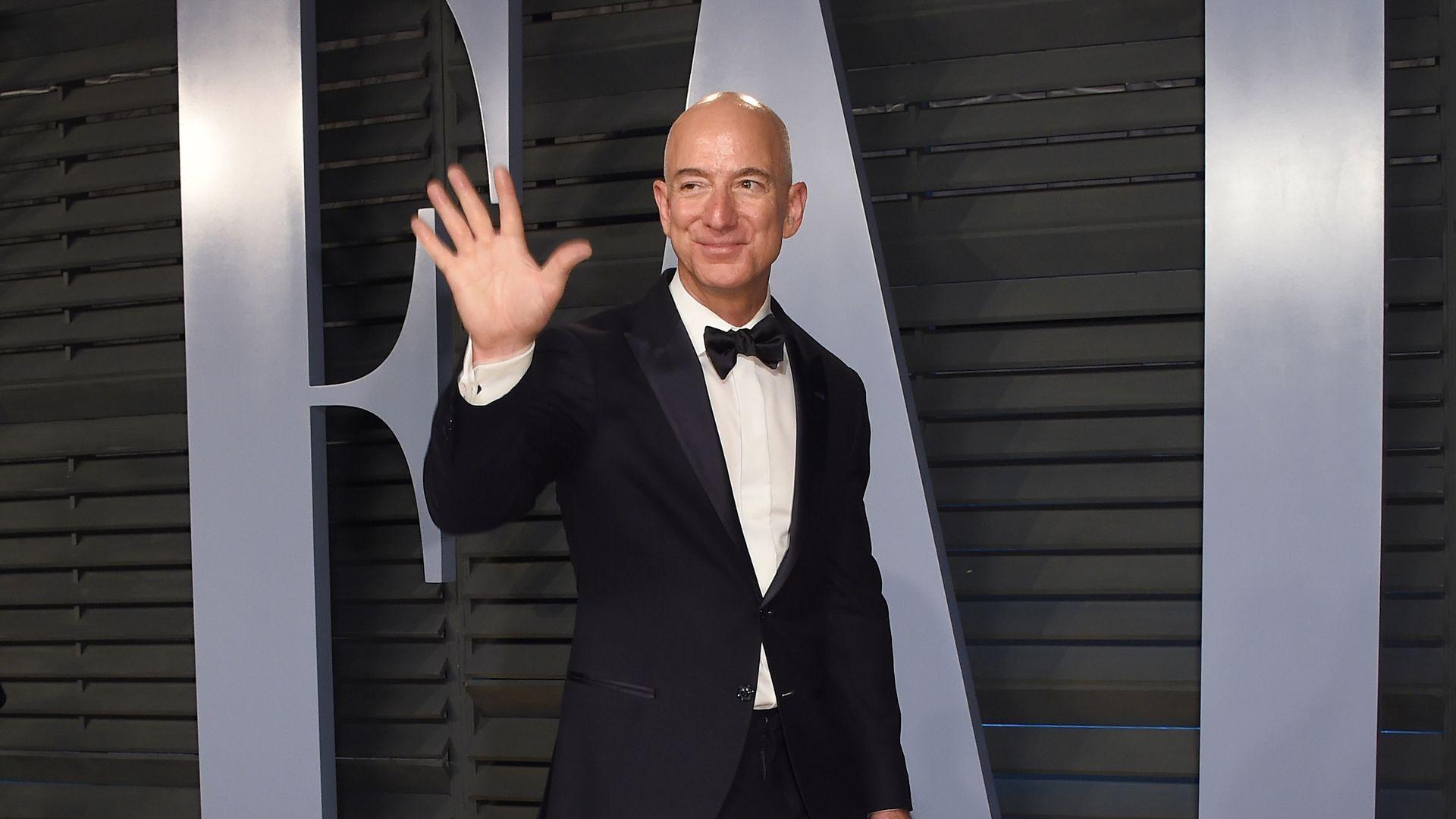 1920x1080 Jeff Bezos tops Forbes' annual billionaires list