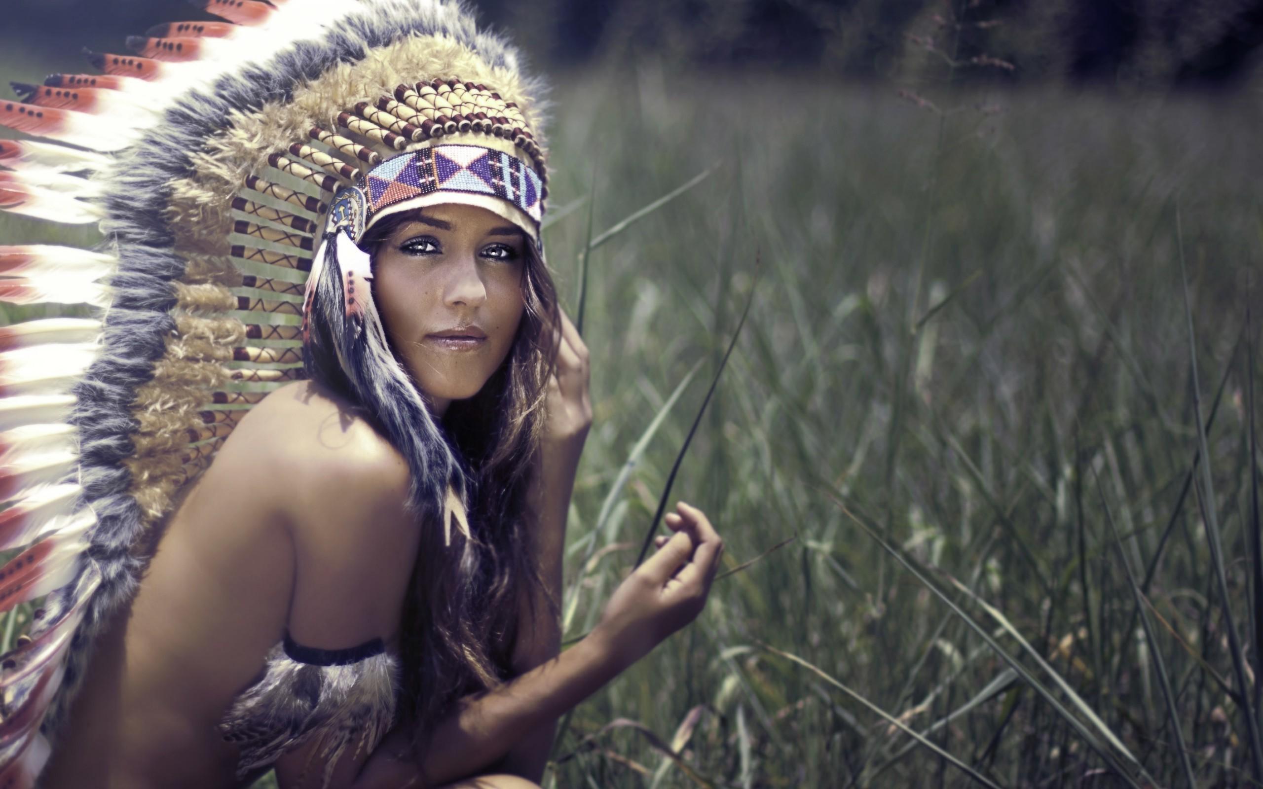 2560x1600 Native American Girl Wallpaper