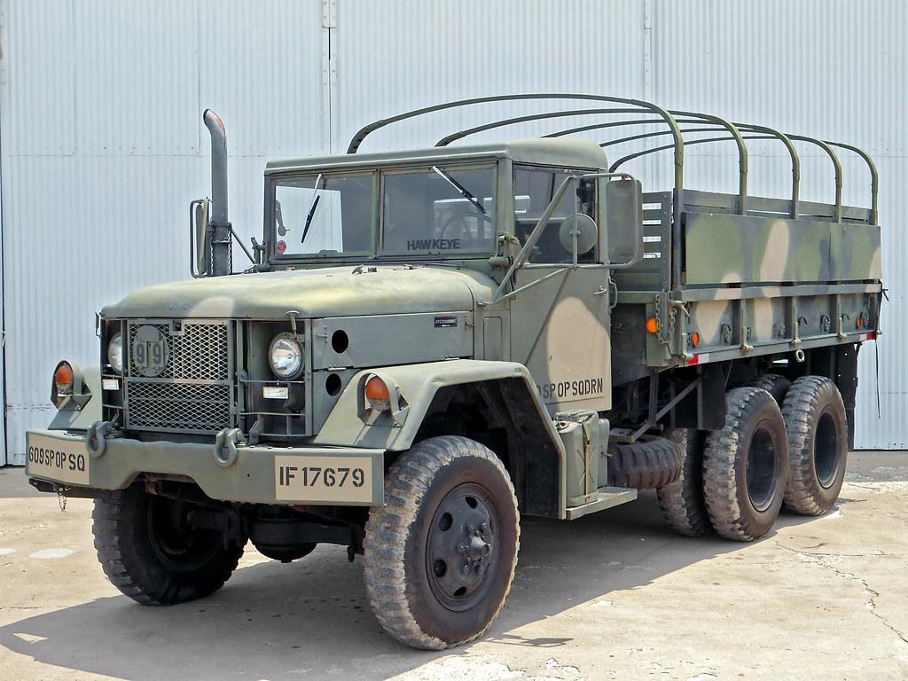 1024x768 M35 Military Truck, Vintage Flying