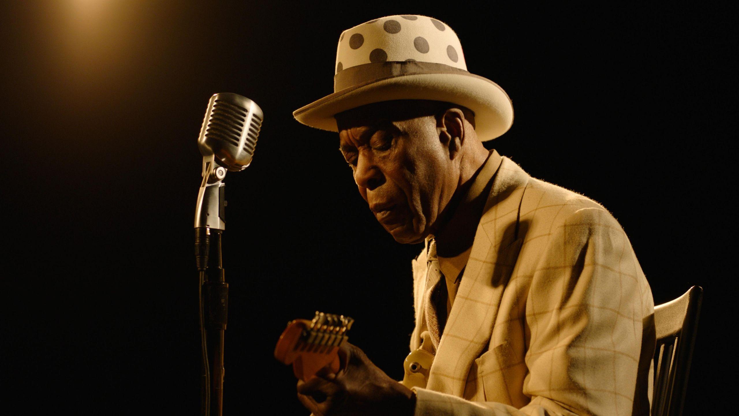 2560x1440 Buddy Guy: The Blues Chase The Blues Away