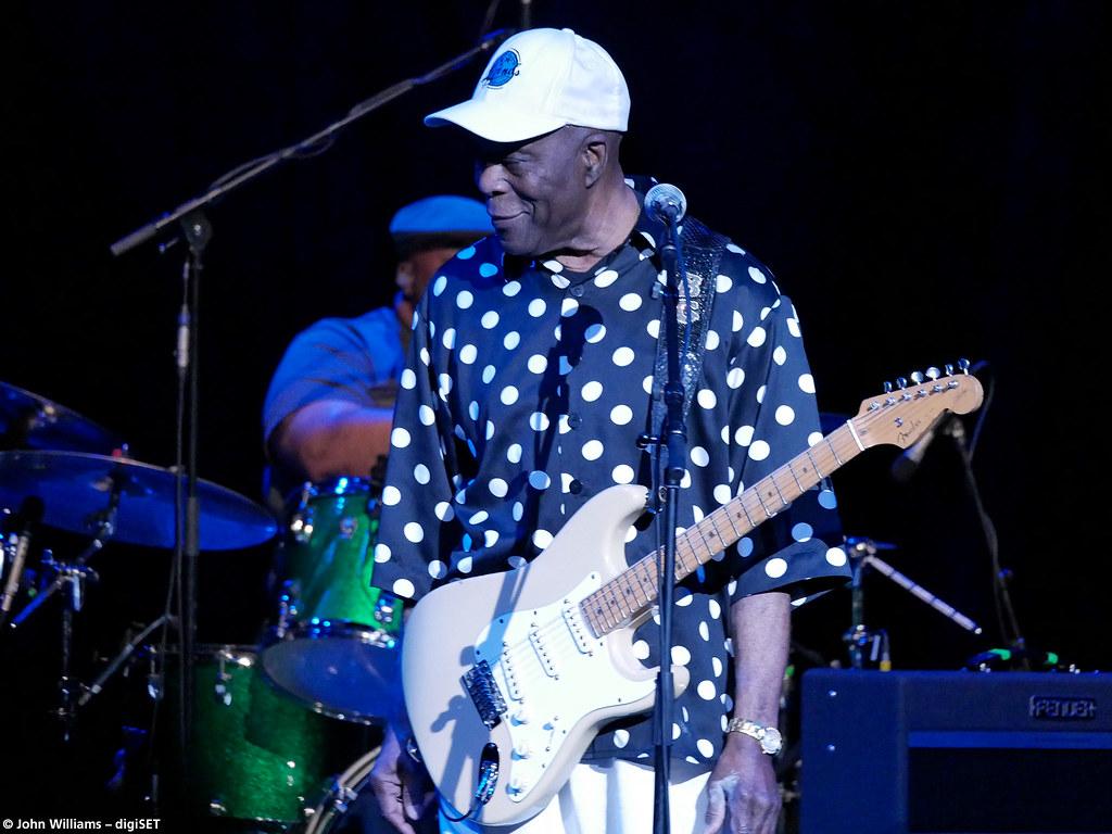 1024x768 Buddy Guy, Glasgow 851. Buddy Guy in a 'super cool dude', t