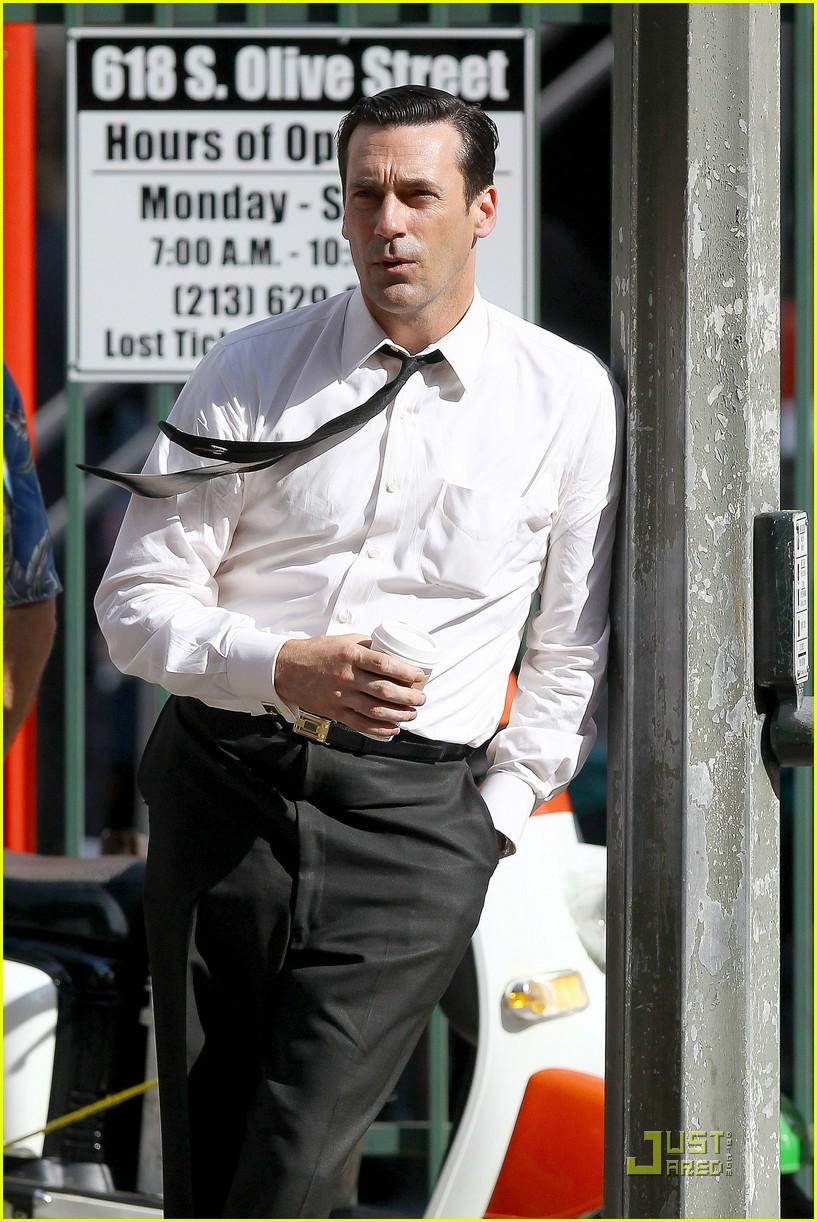 817x1222 Jon Hamm: Don Draper Drinks Starbucks!: Photo 2583741. John Slattery, Jon Hamm, Mad Men, Vincent Kartheiser Photo. Just Jared: Entertainment News