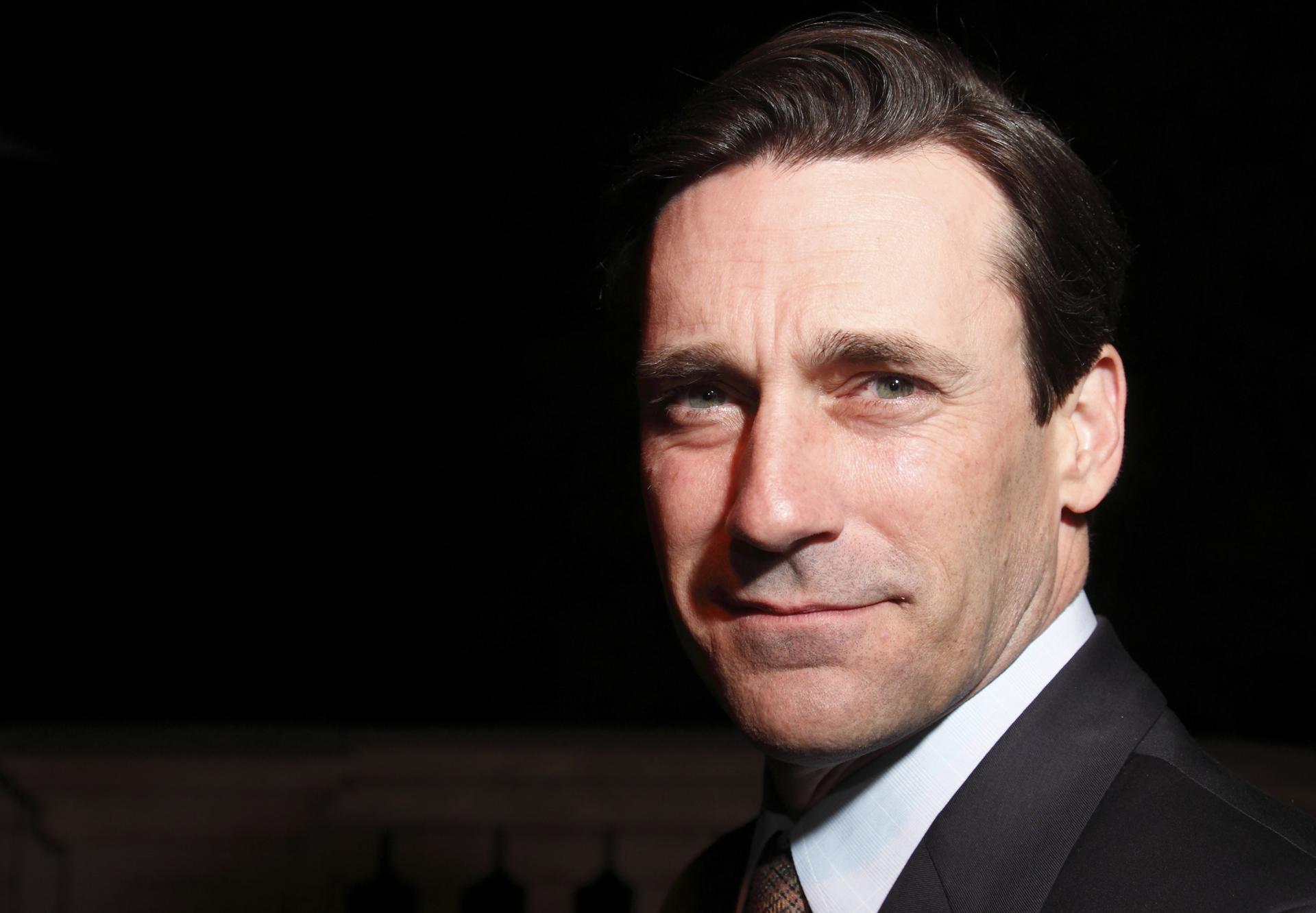1920x1332 Jon Hamm Wallpaper