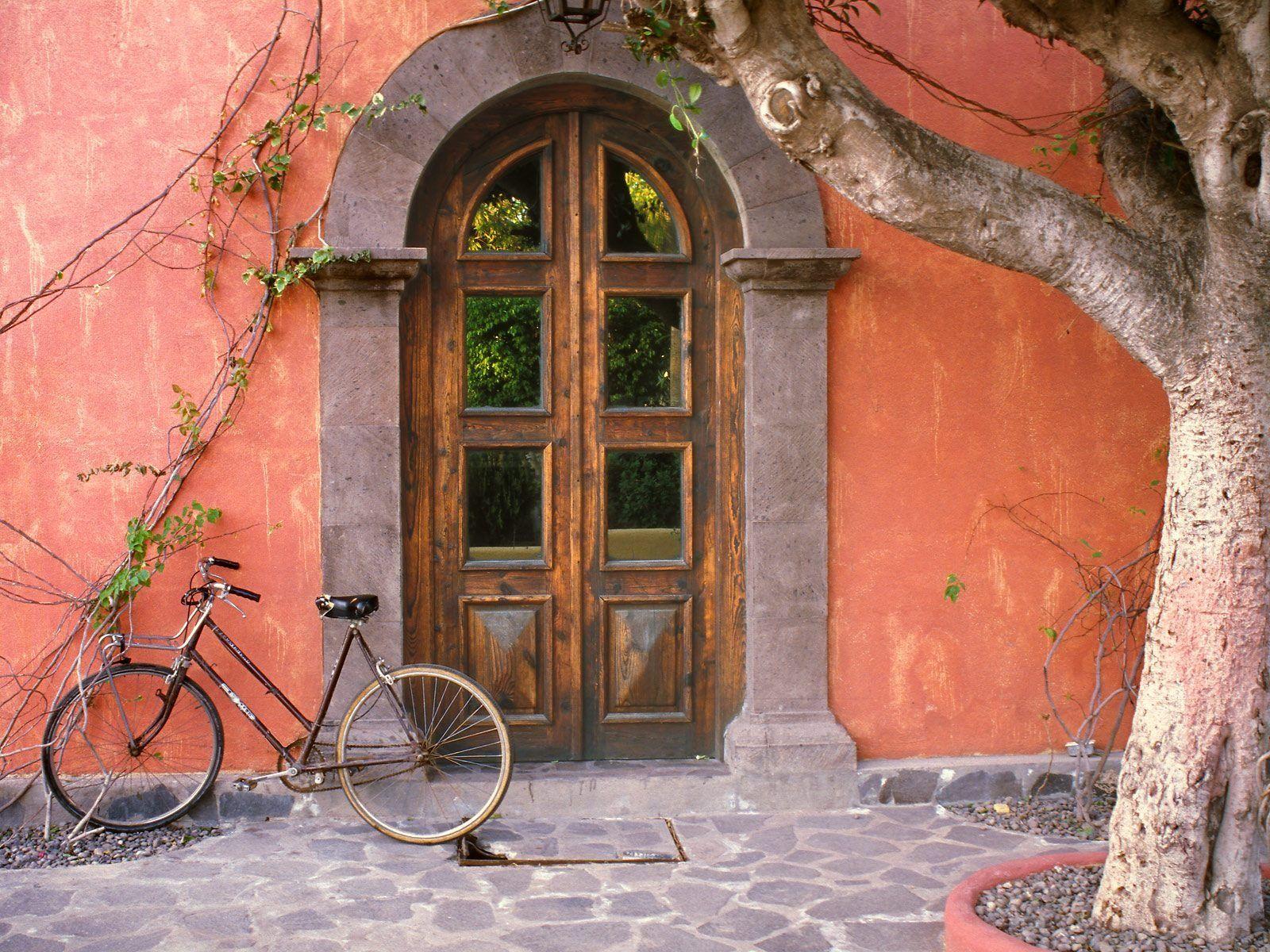 1600x1200 Doorway and Bicycle Wallpaper Mexico World Wallpaper in jpg format