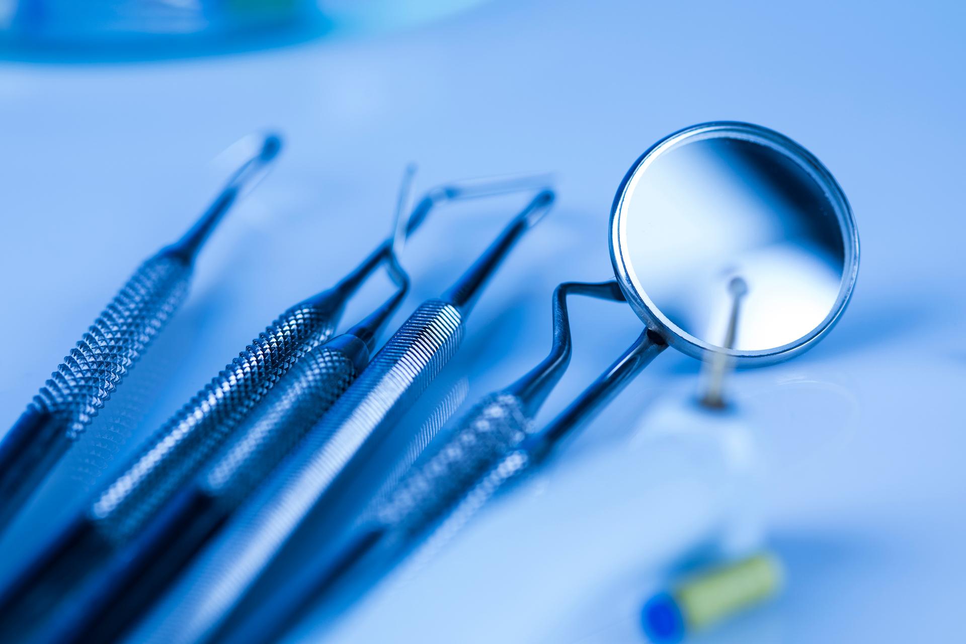1920x1280 Dentist treated patients during lockdown, faces disciplinary charge
