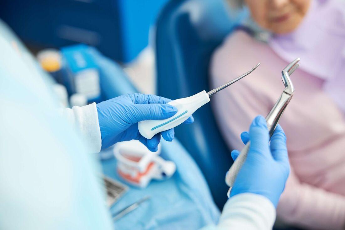 1100x733 Tooth Extraction Services in Edmonton Teeth Extraction