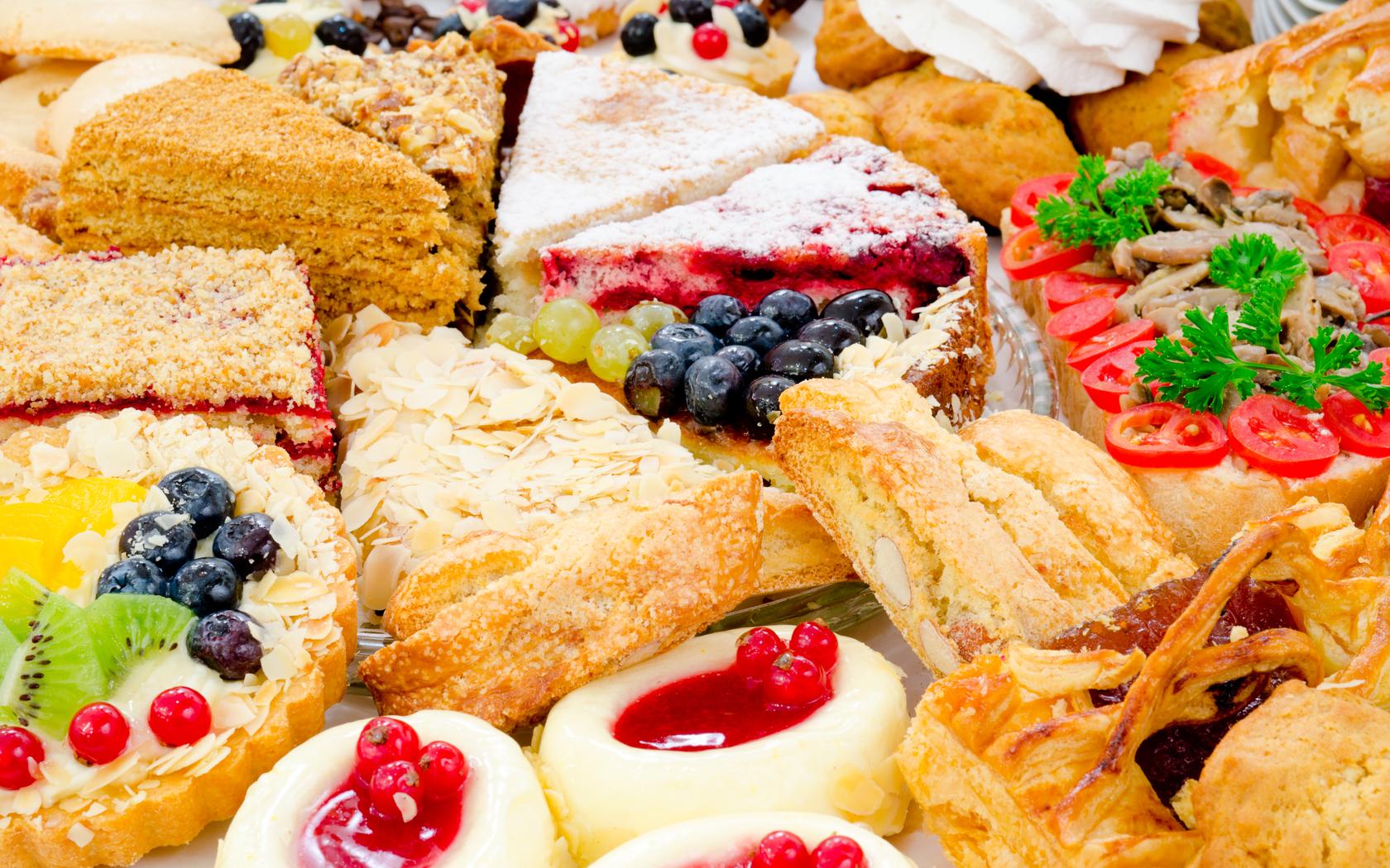 1680x1050 Pastry Wallpaper