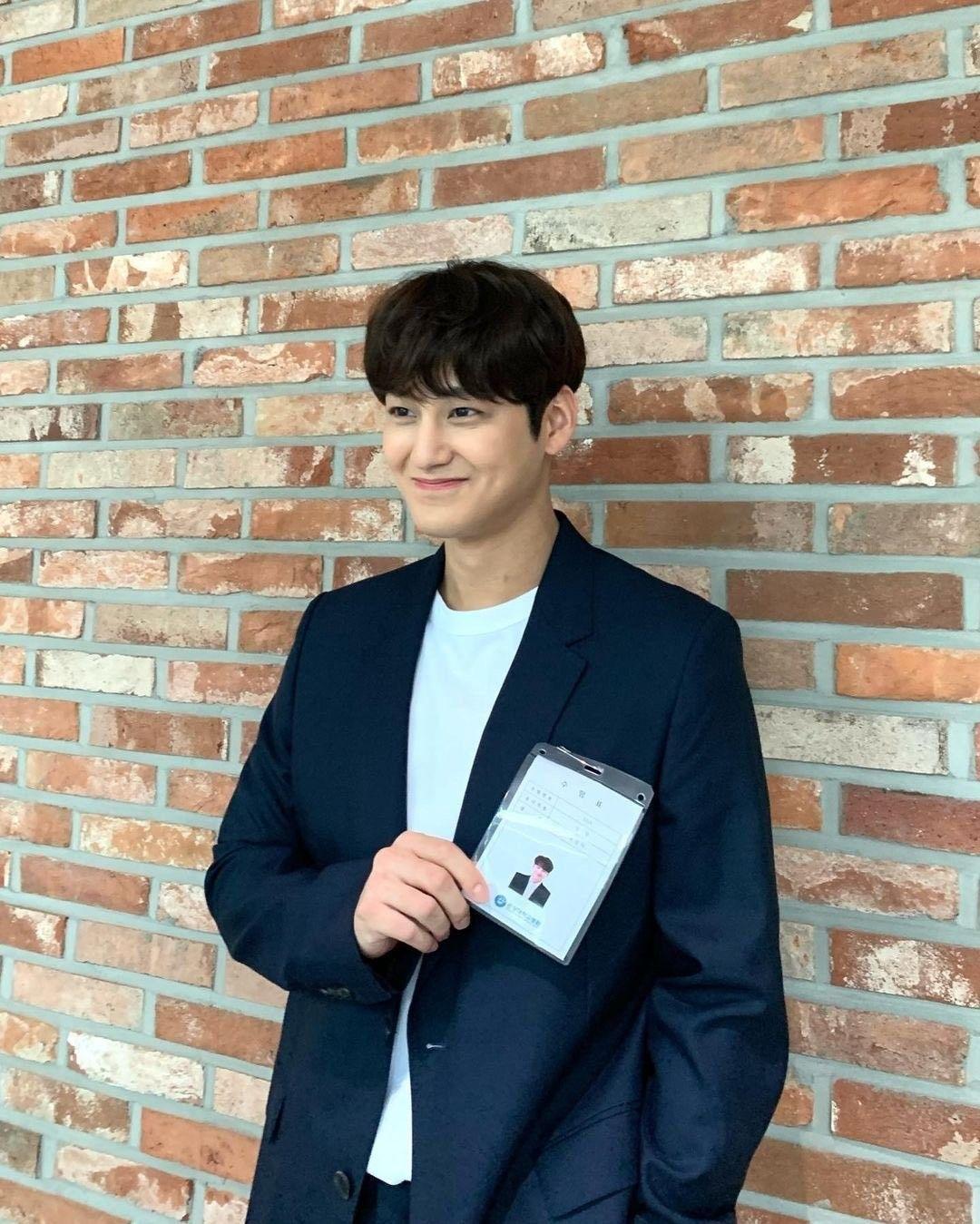 1080x1349 3. Kim Bum