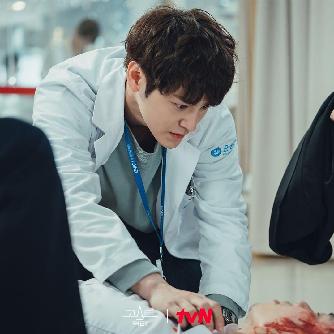 1080x1080 Ghost Doctor' Episode 4: Can Kim Bum Feel Rain's Presence?