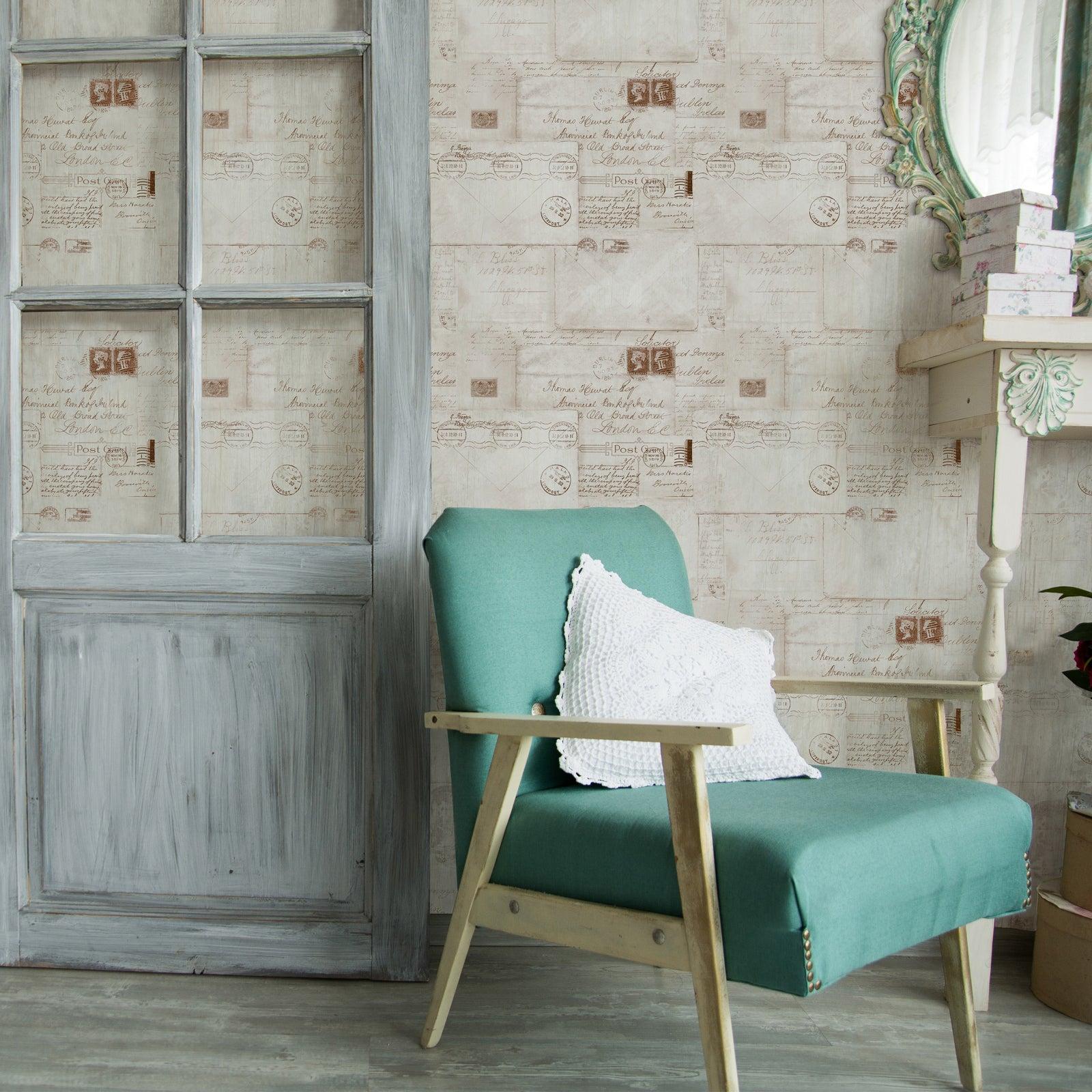 1600x1600 Mind The Gap Vintage Letters Wallpaper