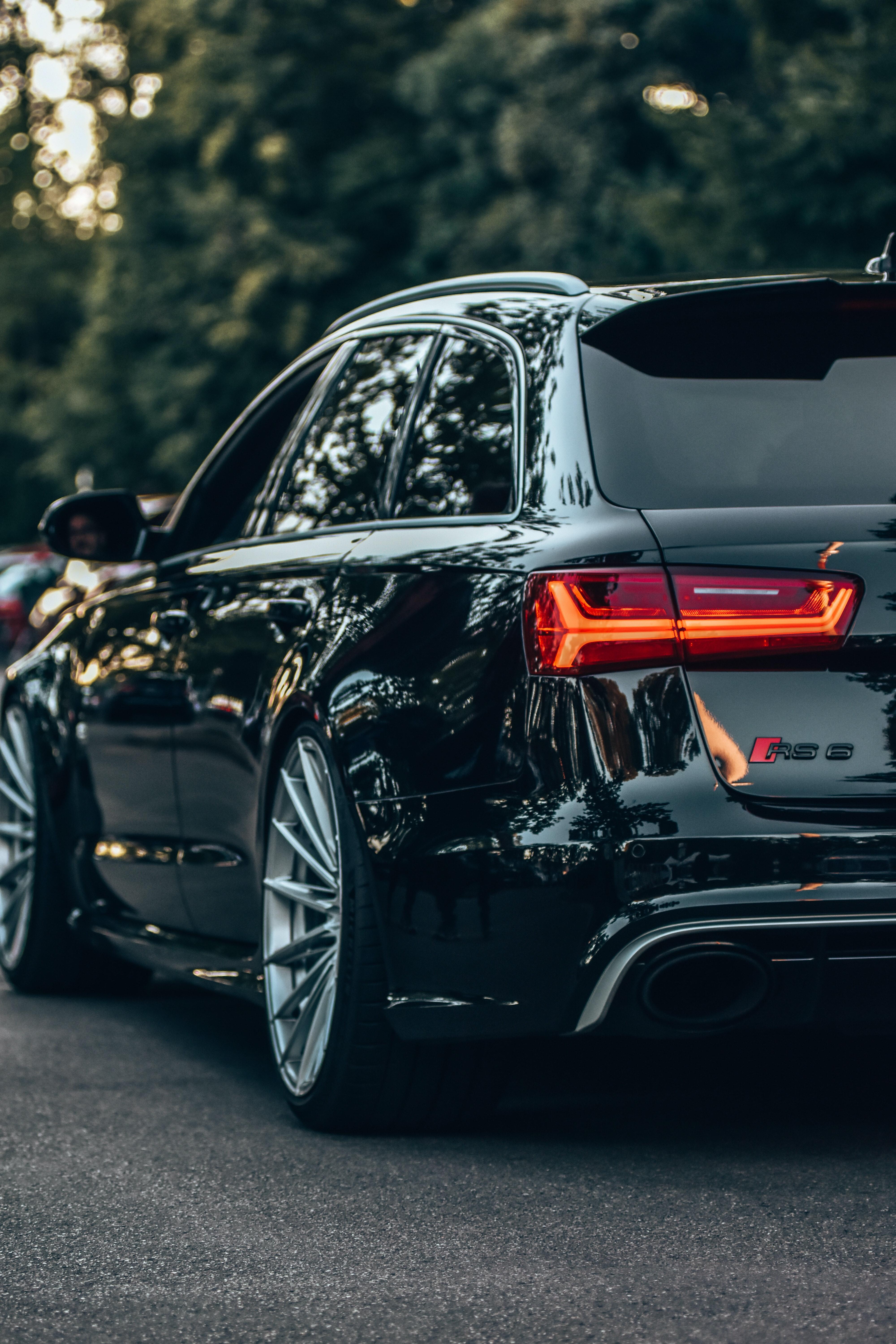 4000x6000 Audi Rs6 2023 Wallpaper
