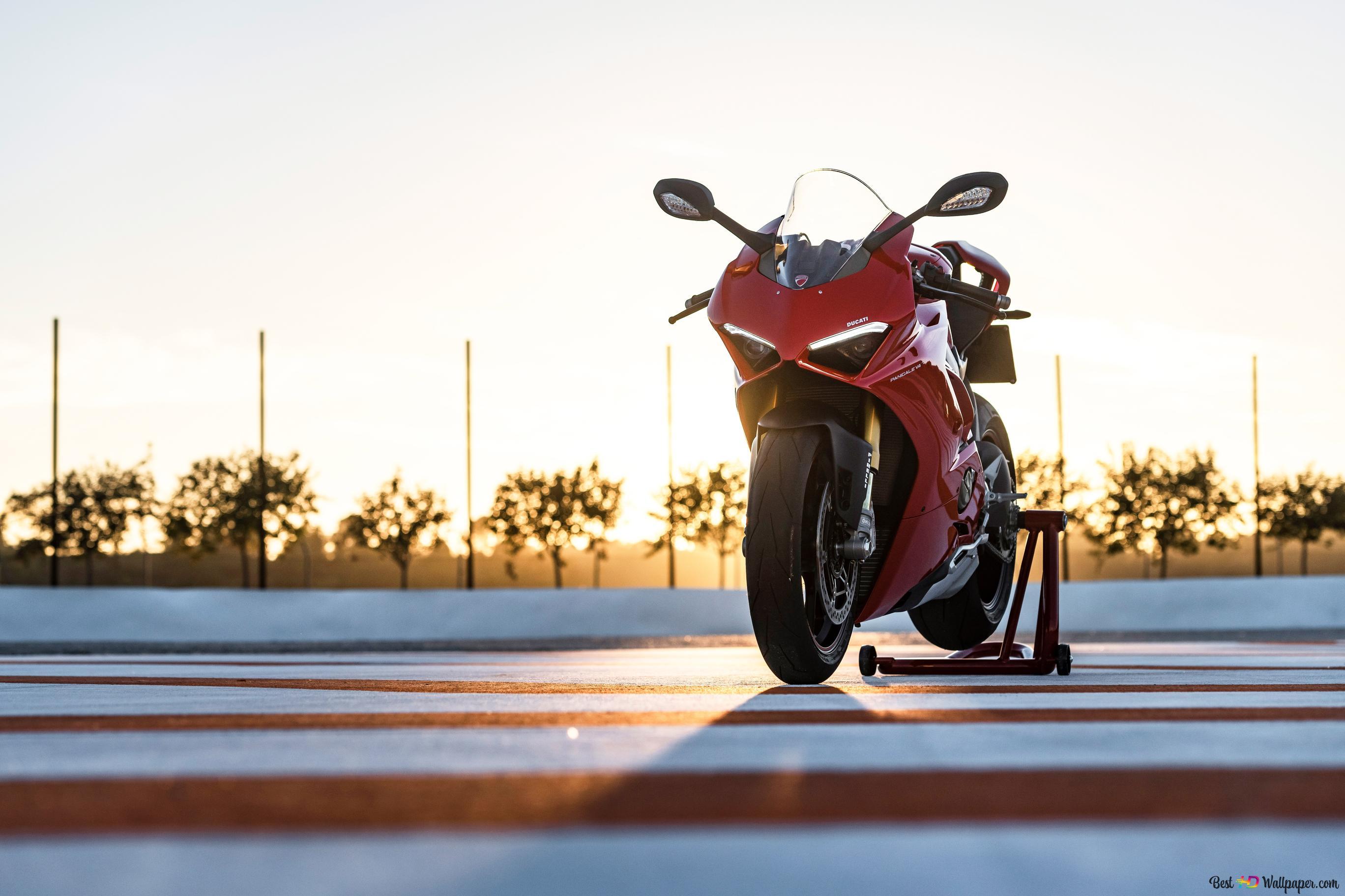 2736x1824 Ducati Panigale V4 8K wallpaper download