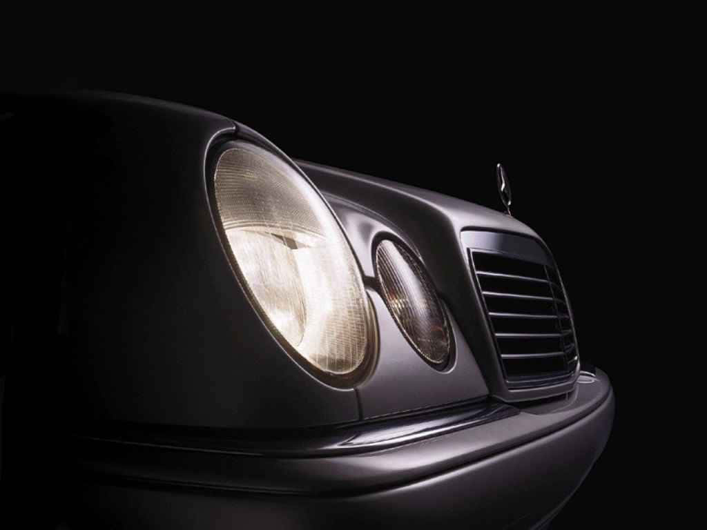 1024x768 Mercedes Benz Logo Picture