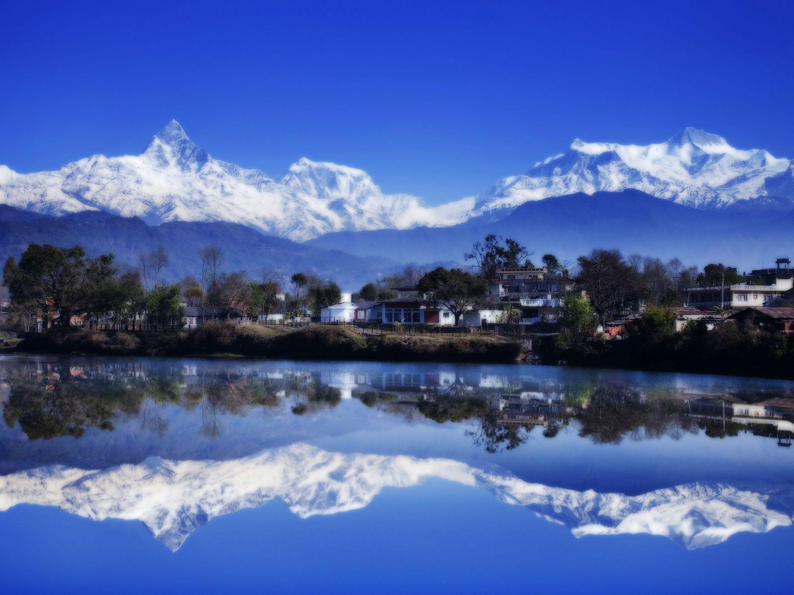 2560x1920 Mountains Wallpaper