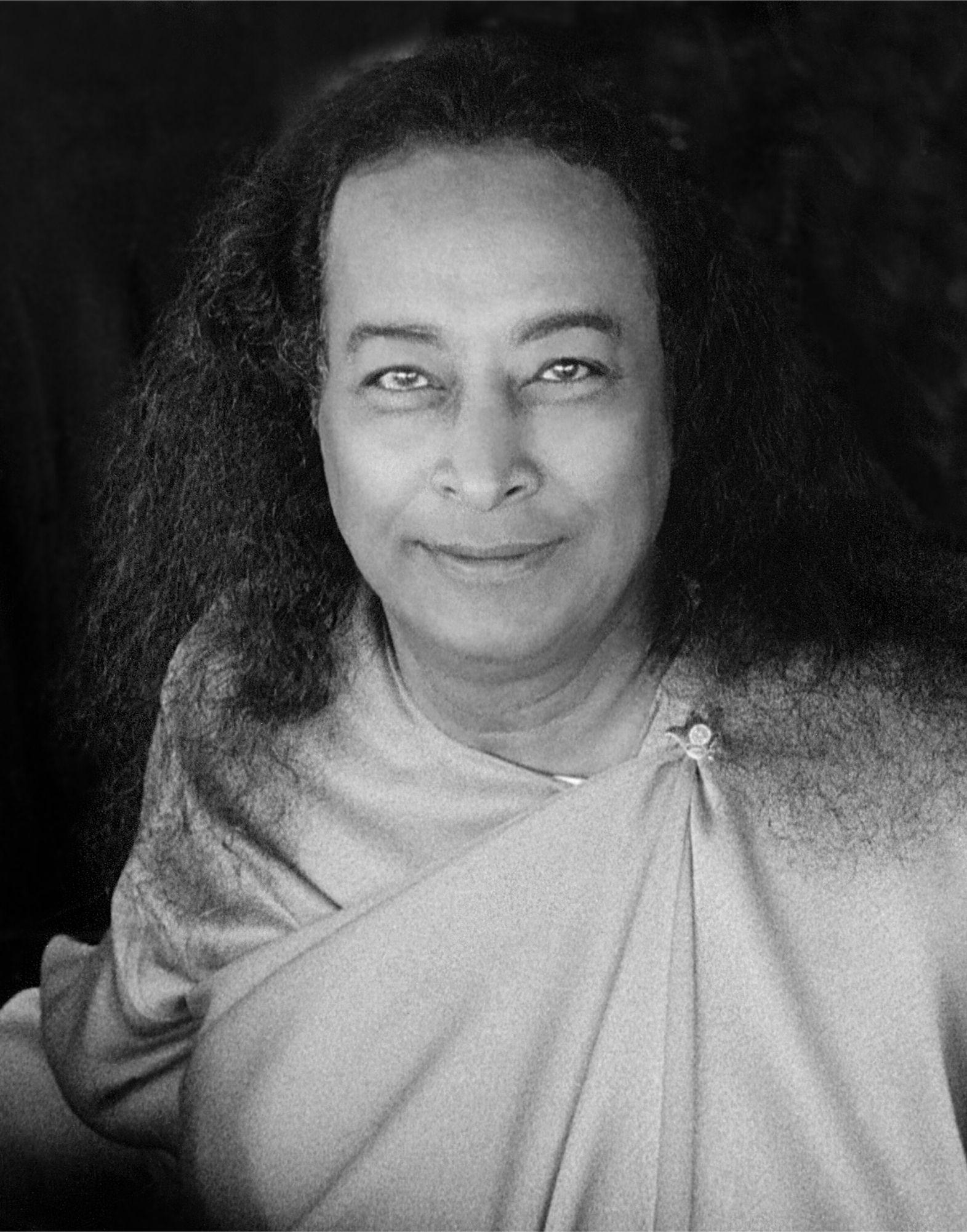 1571x2000 Paramhansa Yogananda (Premavatar) Altar Photo