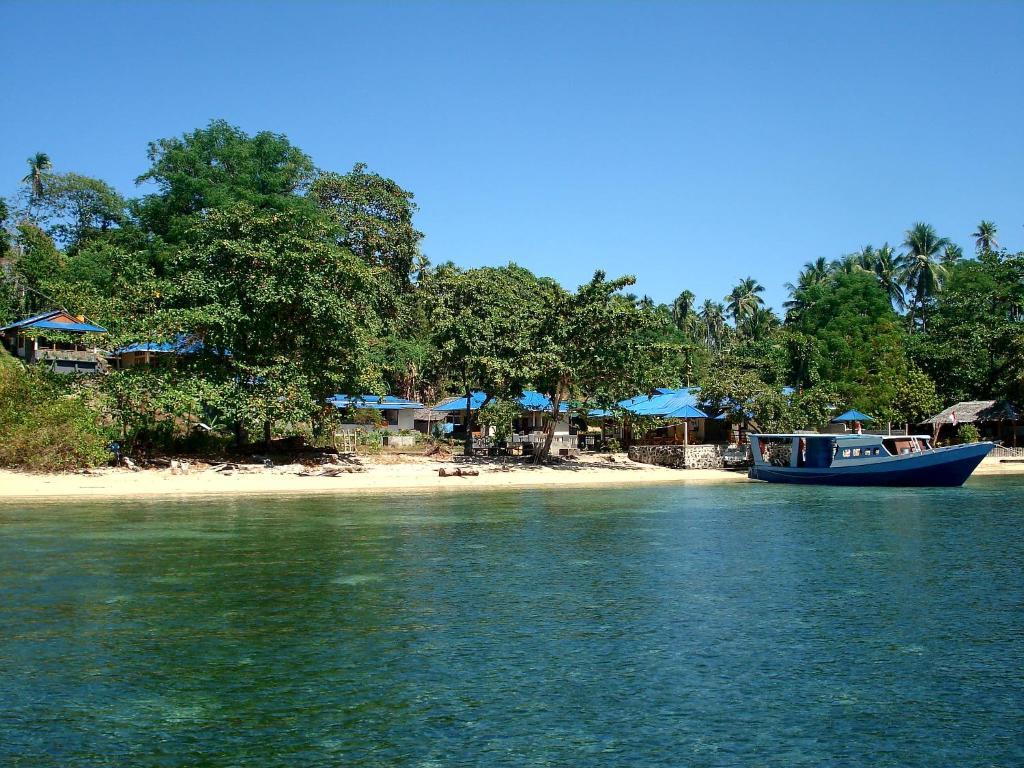 1024x768 Bunaken Beach Resort New, Bunaken