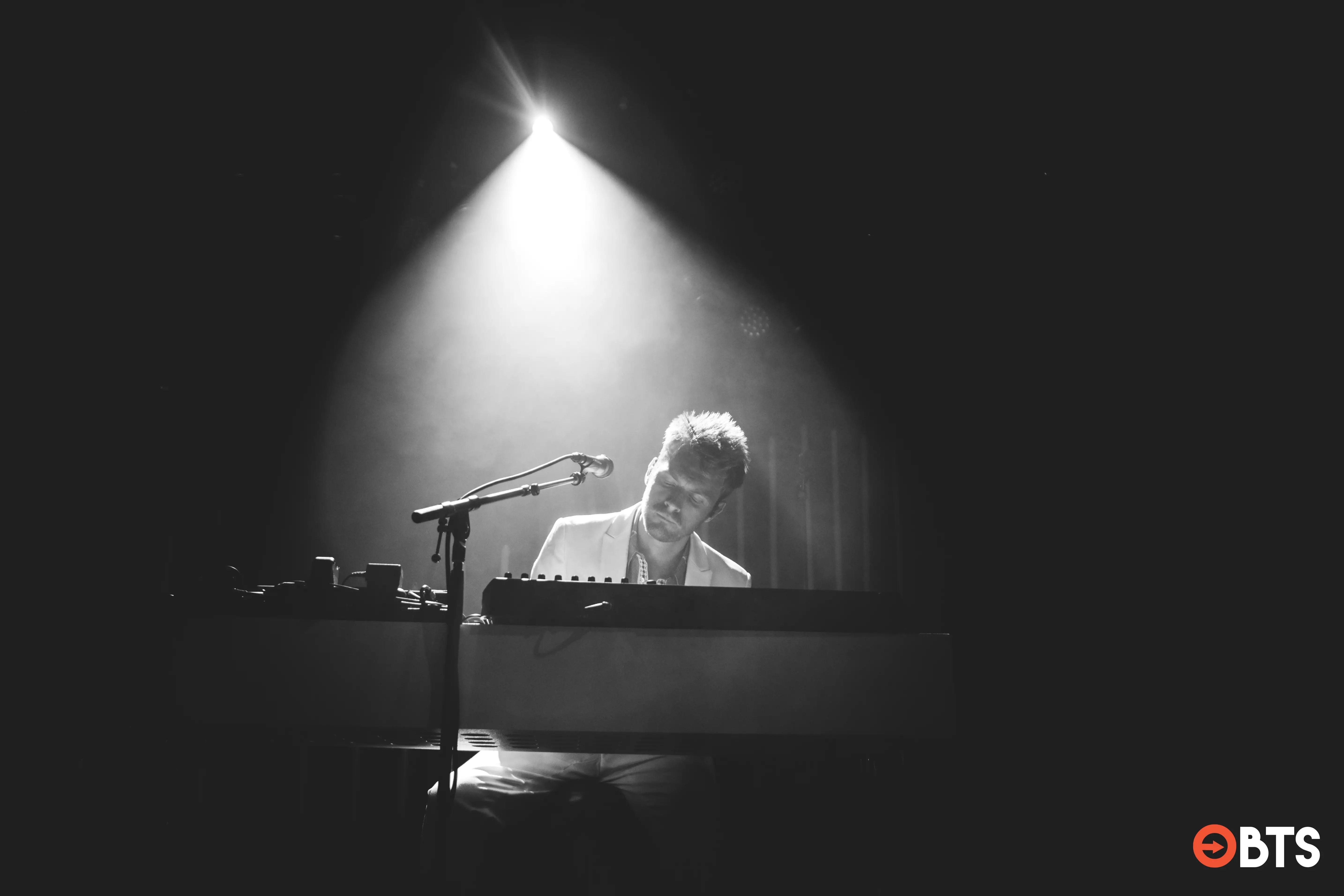 Finneas Wallpapers - Top Free Finneas Backgrounds - WallpaperAccess