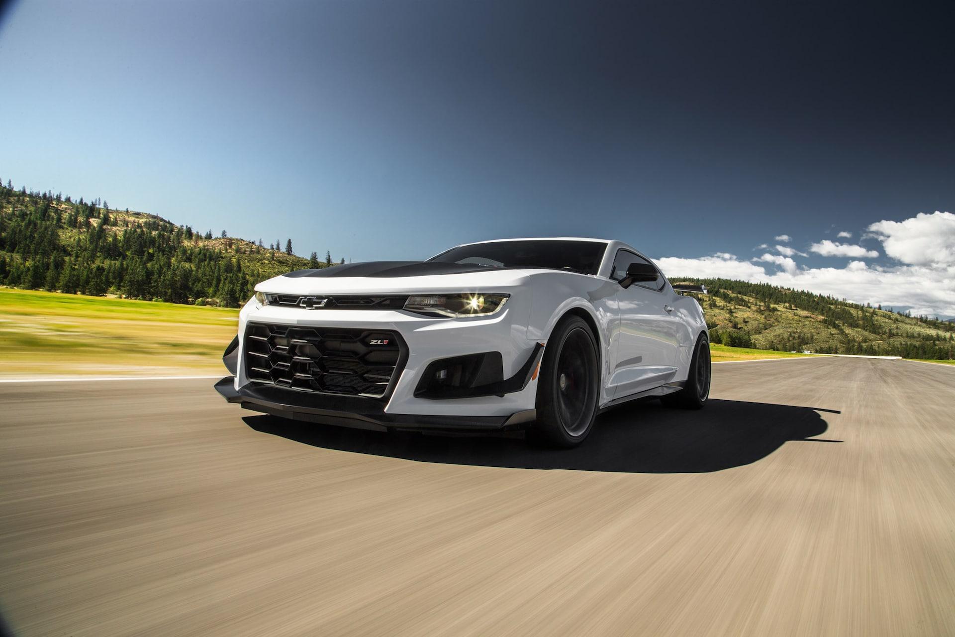 1920x1280 First Drive: 2018 Chevrolet Camaro ZL1 1LE