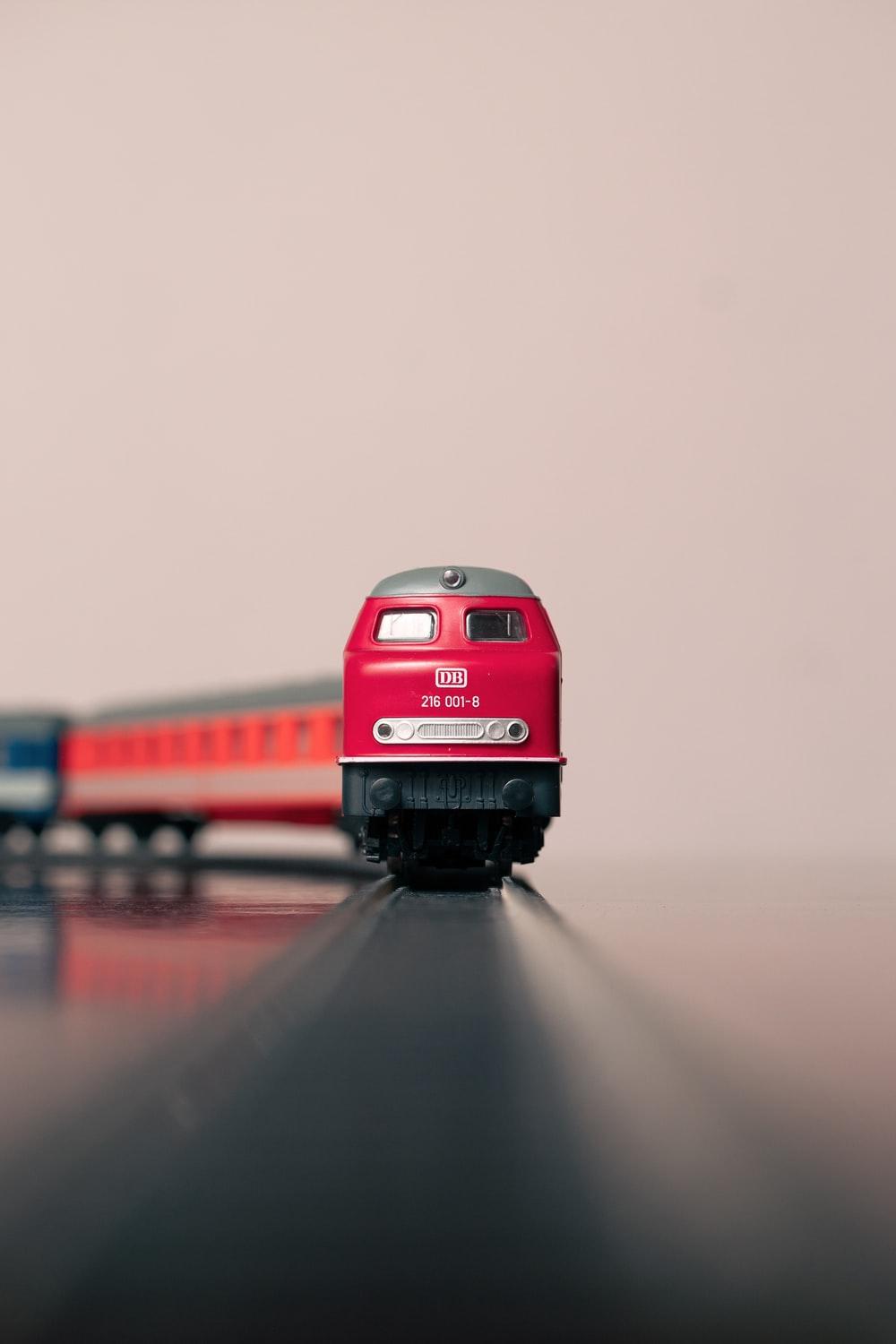 1000x1500 Toy Train Wallpaper