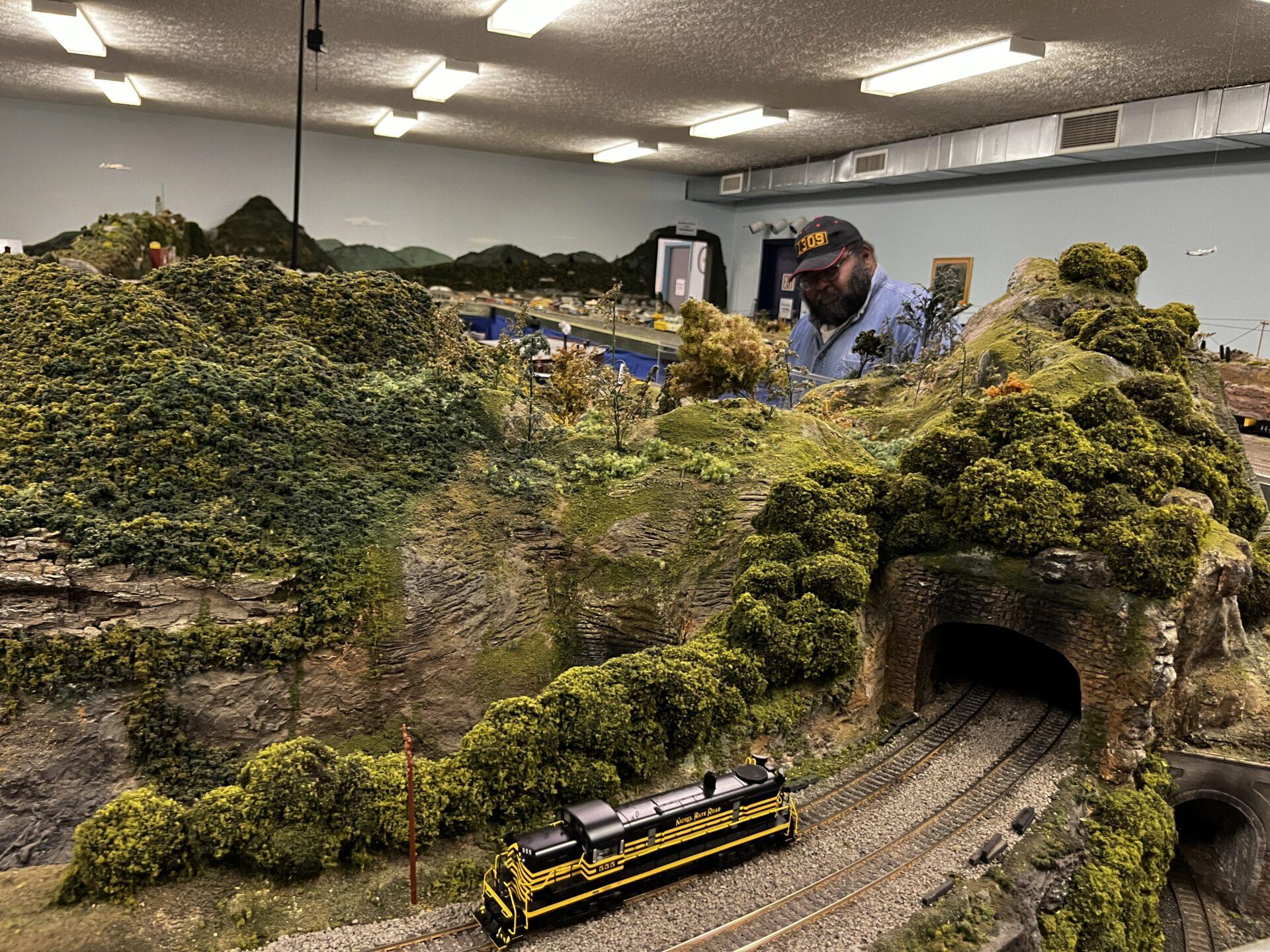 1920x1440 A Model Train Club Faces Uncertainty Virginia Public Broadcasting : West Virginia Public Broadcasting