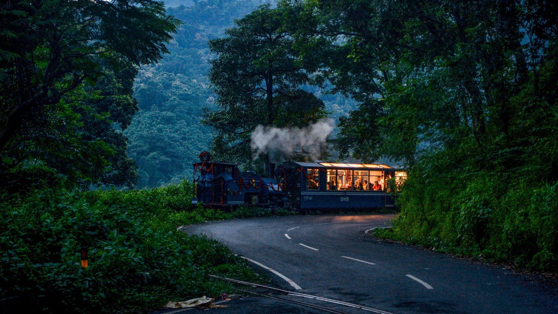 1920x1080 Ride the Darjeeling toy train at night—only this November. Condé Nast Traveller India