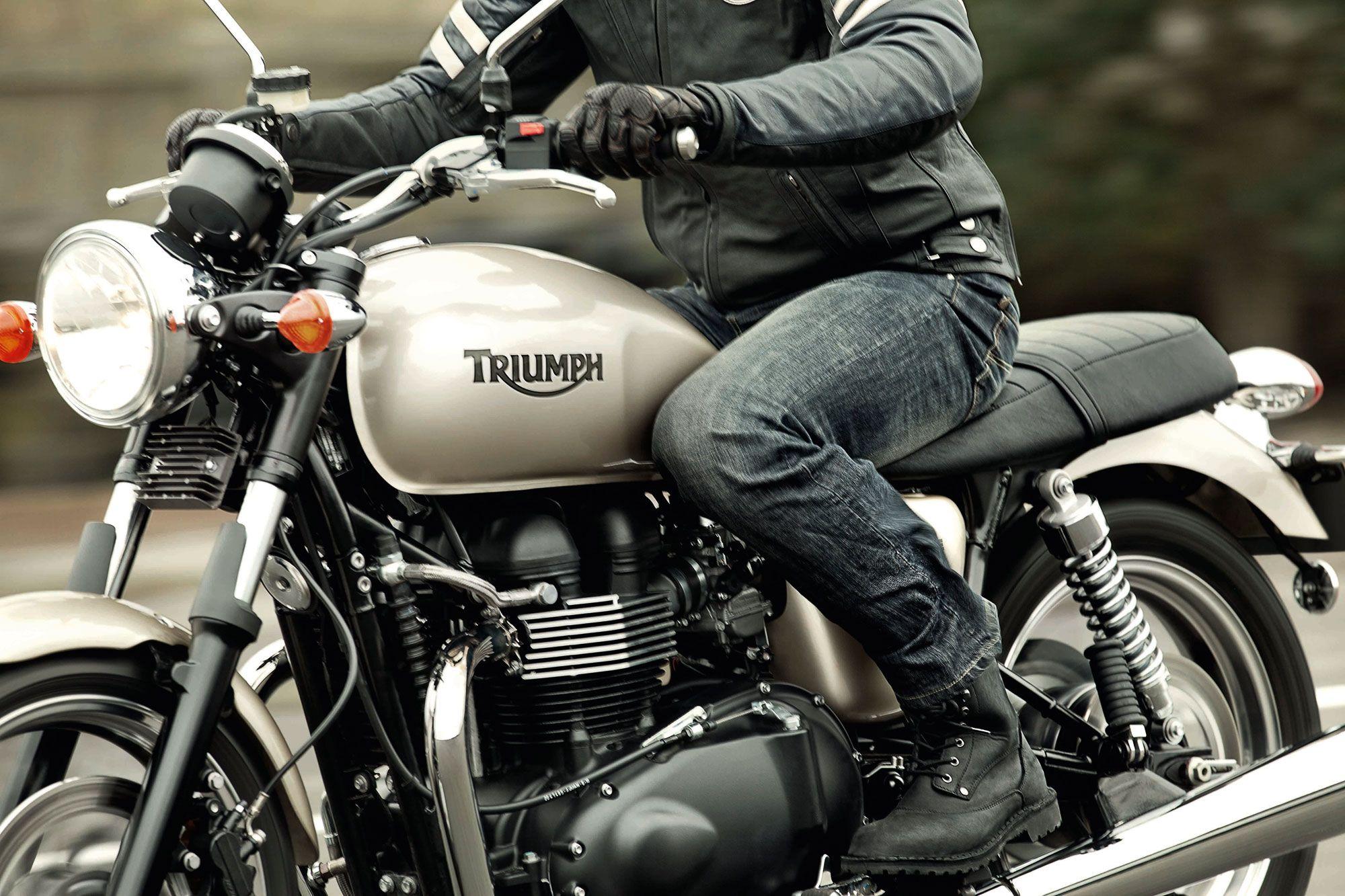 2000x1333 Triumph Motorcycle Wallpaper