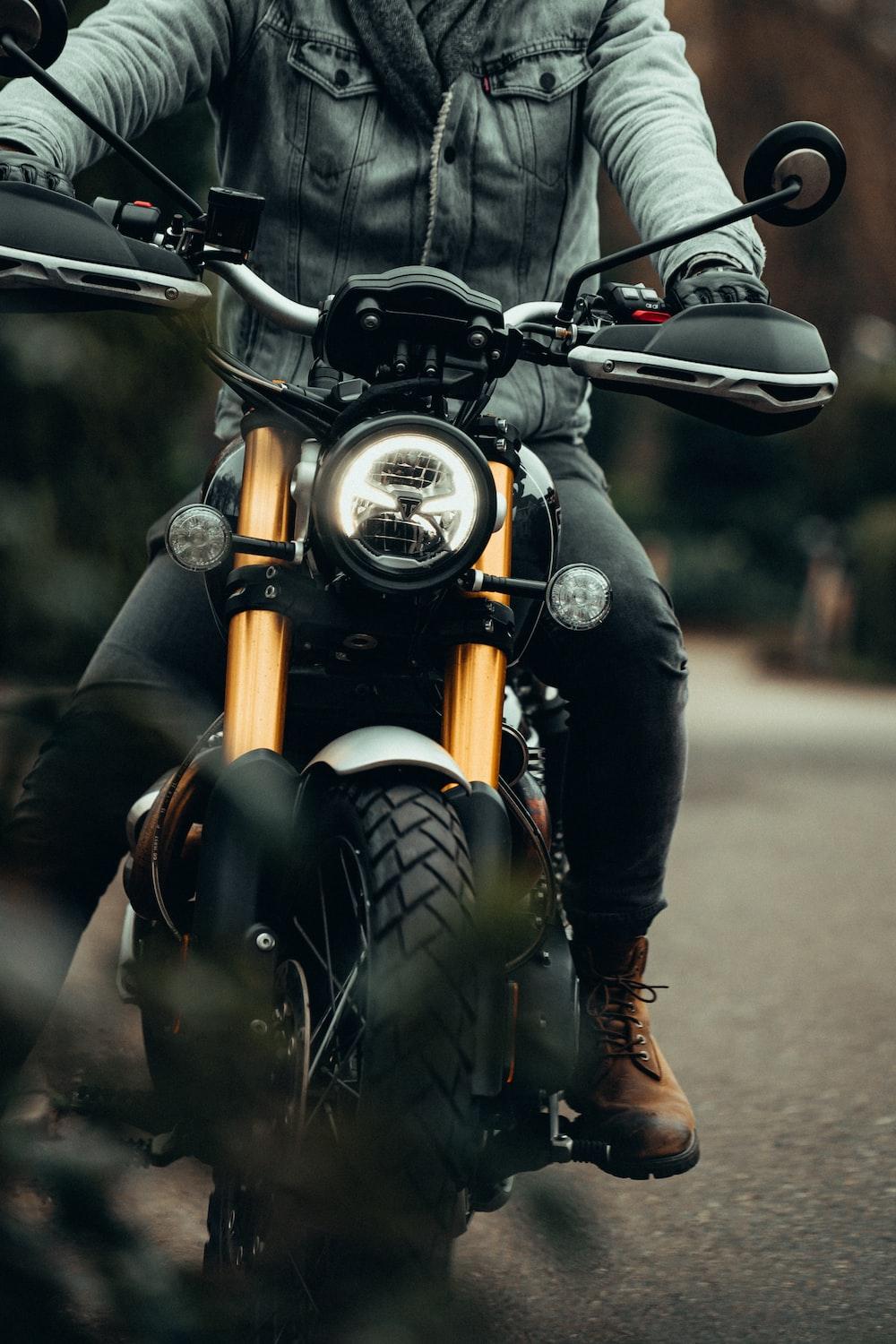 1000x1500 Triumph Motorcycle Picture. Download Free Image