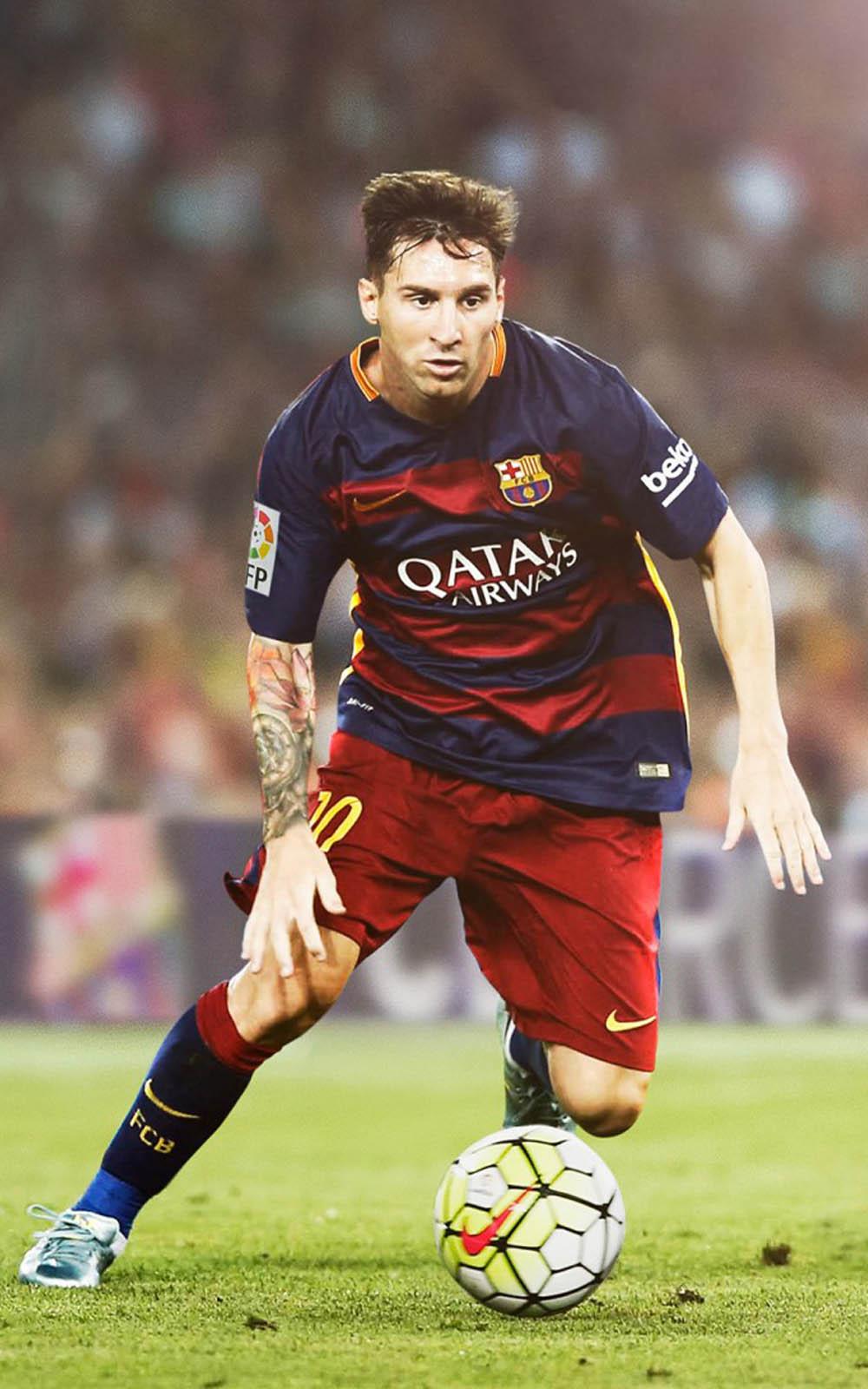 1000x1600 Lionel Messi Playing For FC Barcelona 4K Ultra HD Mobile Wallpaper