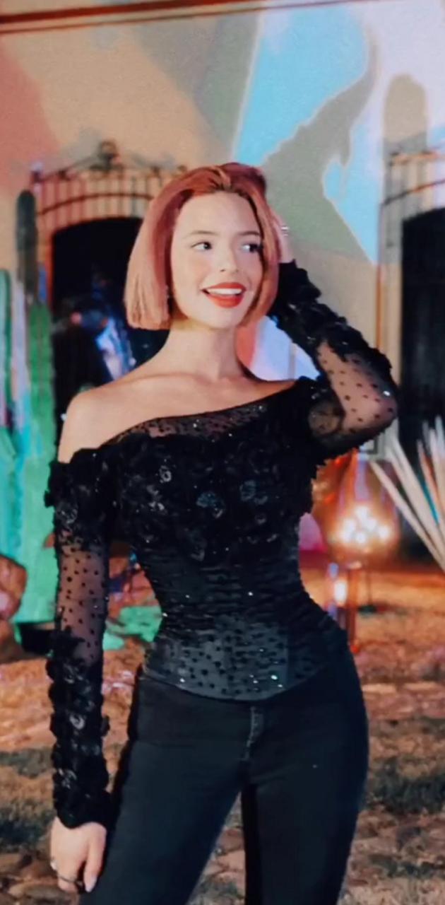 630x1280 Angela Aguilar wallpaper