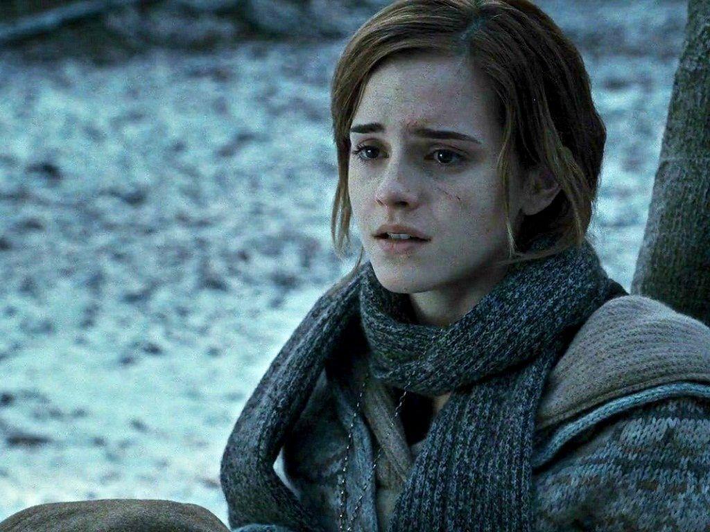 1024x768 Hermione Granger Wallpaper