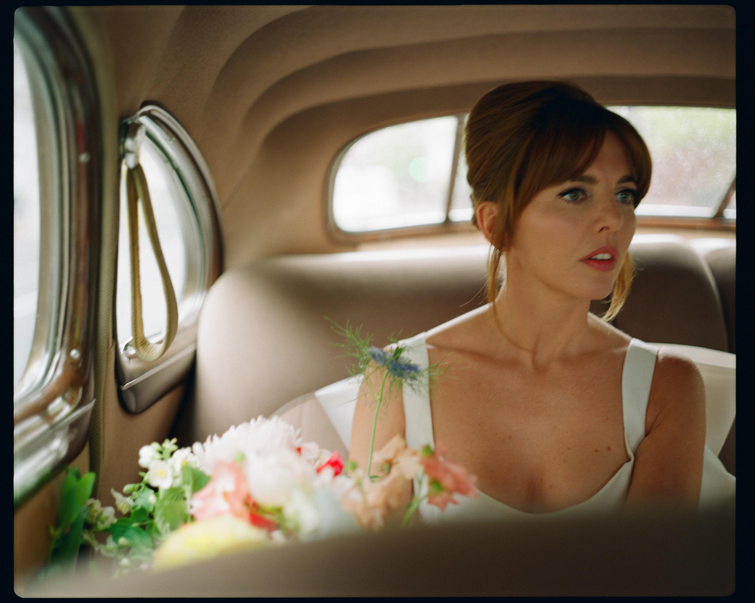 2565x2048 Actor Ophelia Lovibond Chose A Suitably Theatrical Gown For Her Music Hall Wedding
