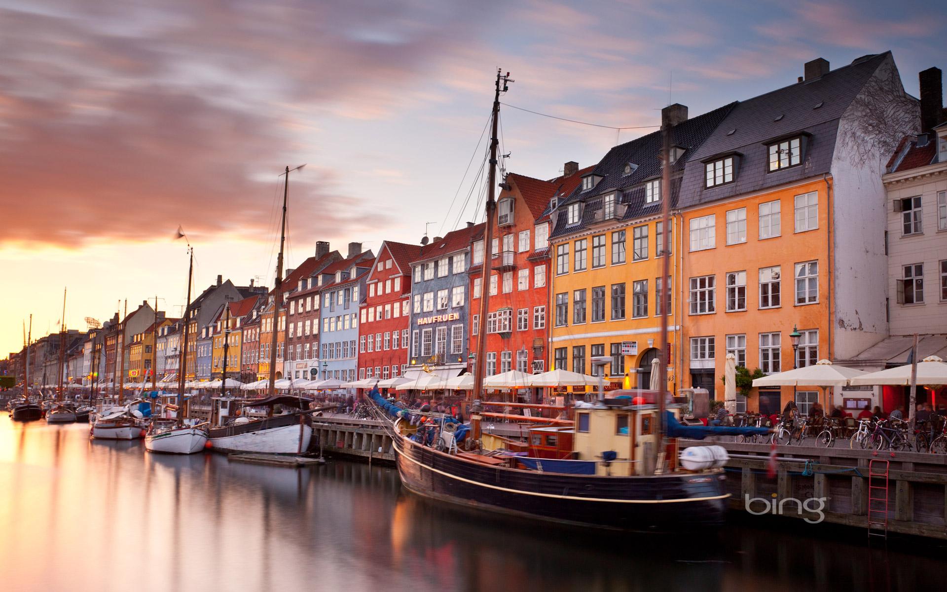 1920x1200 Colorful houses line Nyhavn canal in Copenhagen, Denmark Wallpaper
