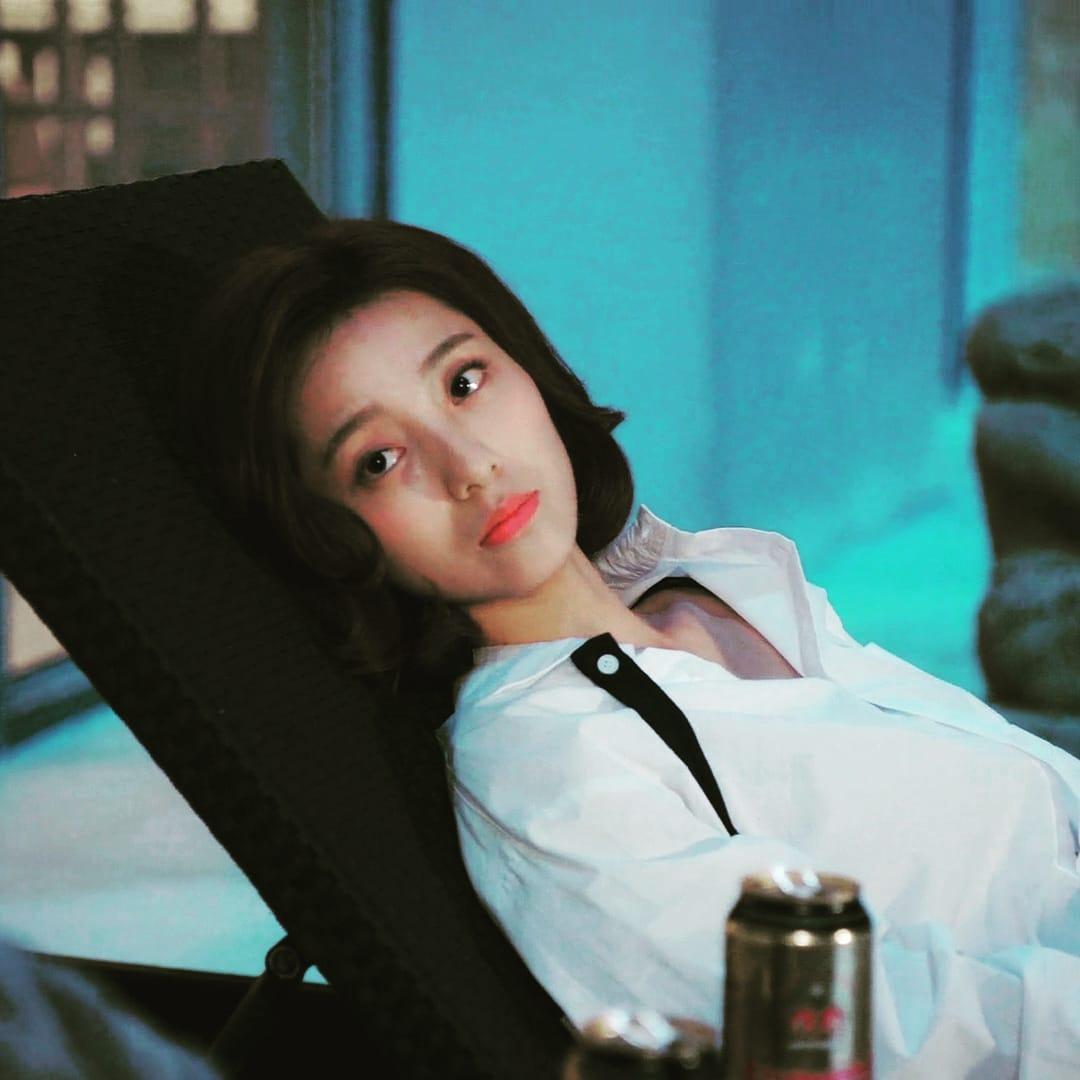 1080x1080 My Girlfriend Is An Alien