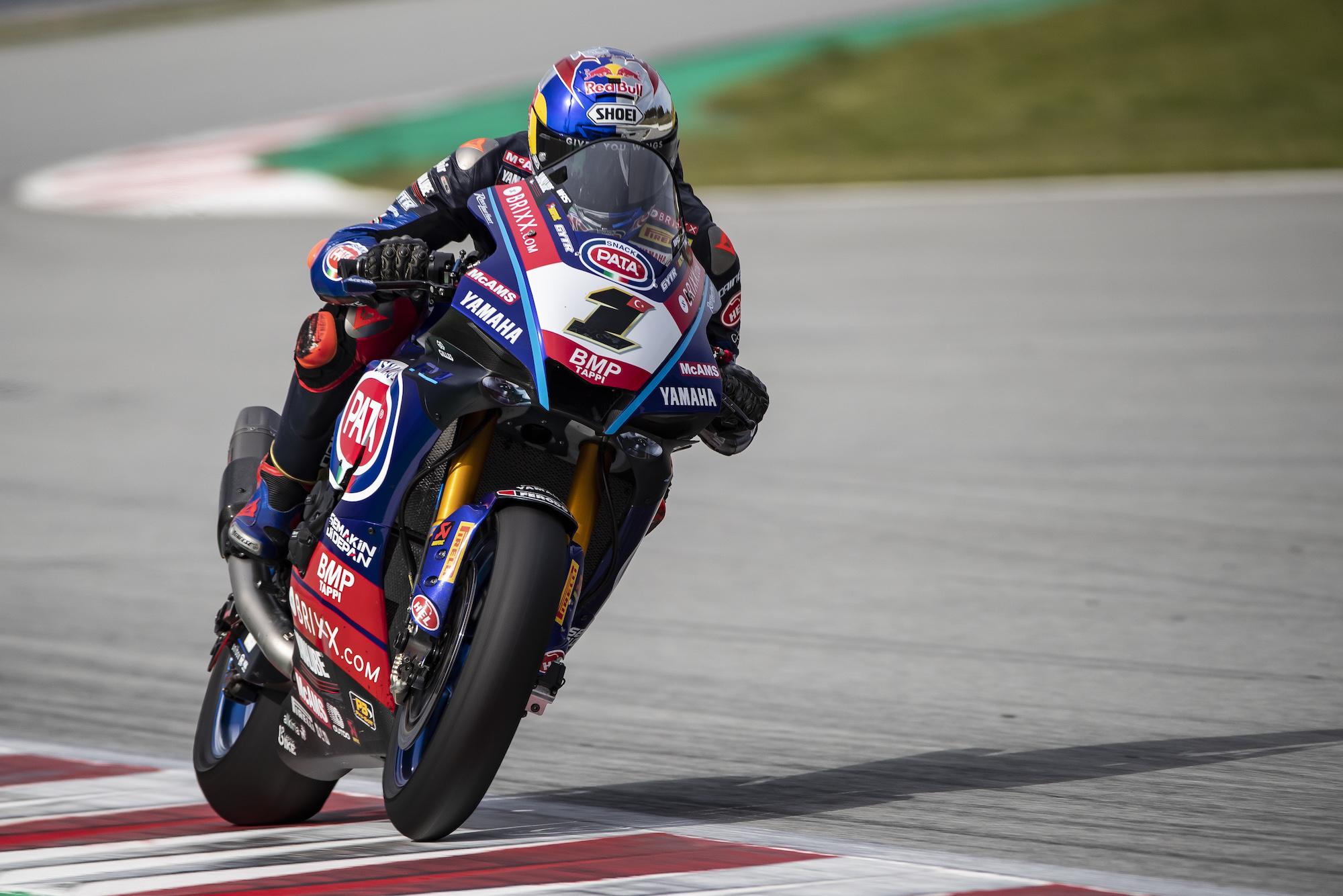2000x1334 WorldSBK Barcel. Razgatlioglu flexes Yamaha strength