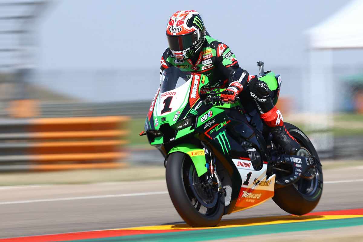 1200x800 WorldSBK R. Rea romps to 100th win in dominant style