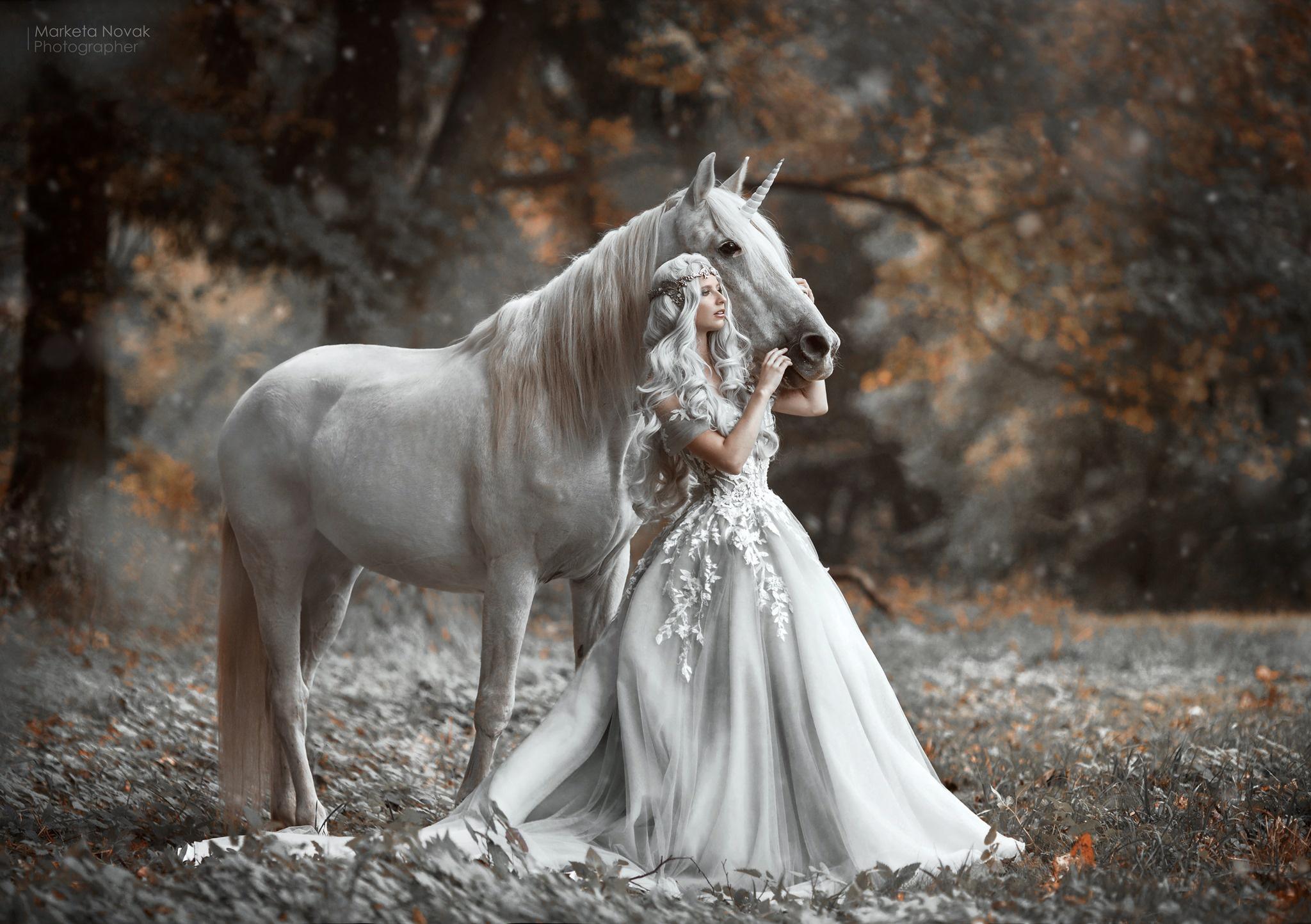 2048x1444 Model HD, Horse, White Hair, White Dress, Woman, Long Hair Gallery HD Wallpaper