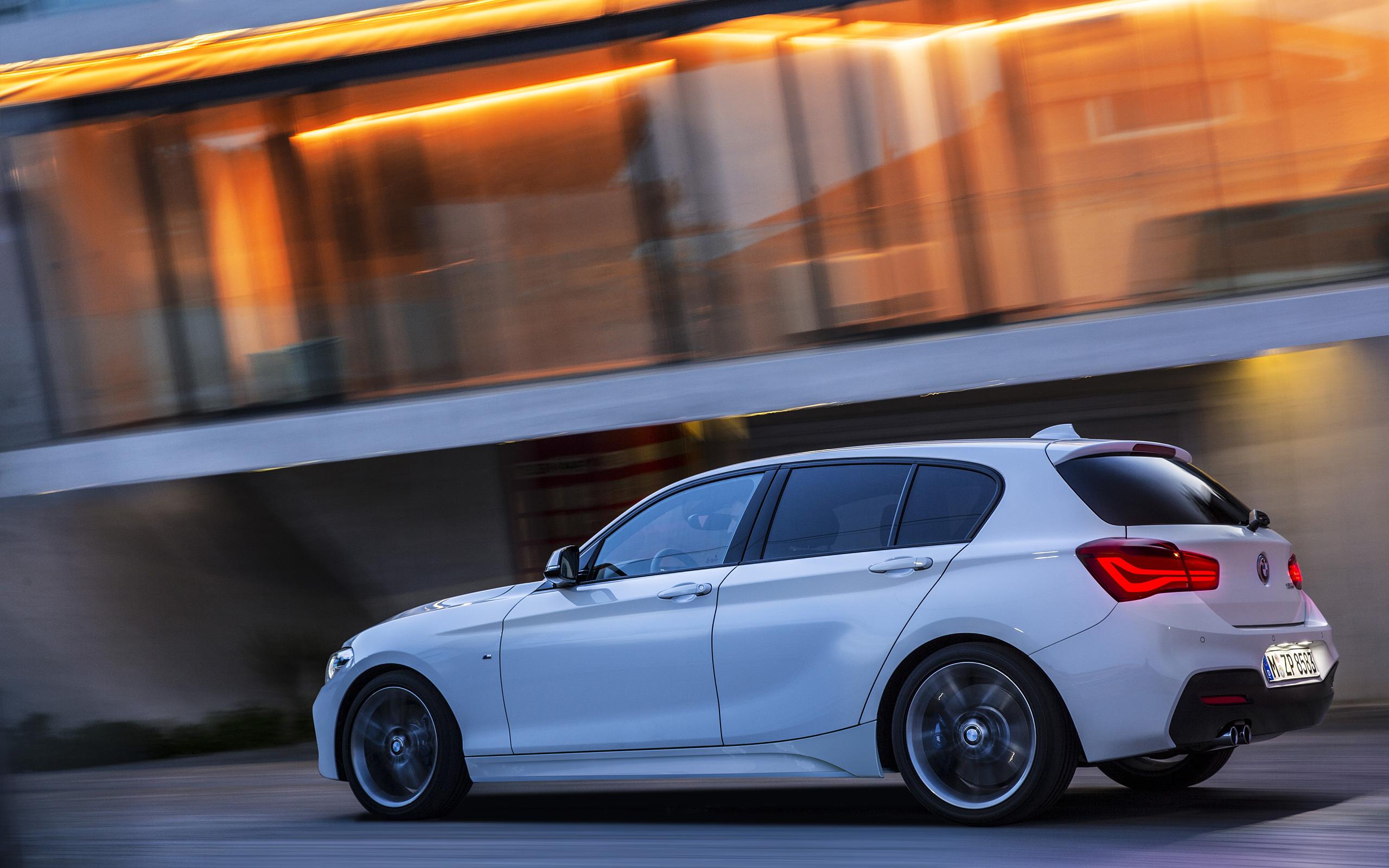 2560x1600 BMW 1 Series M Sport Wallpaper