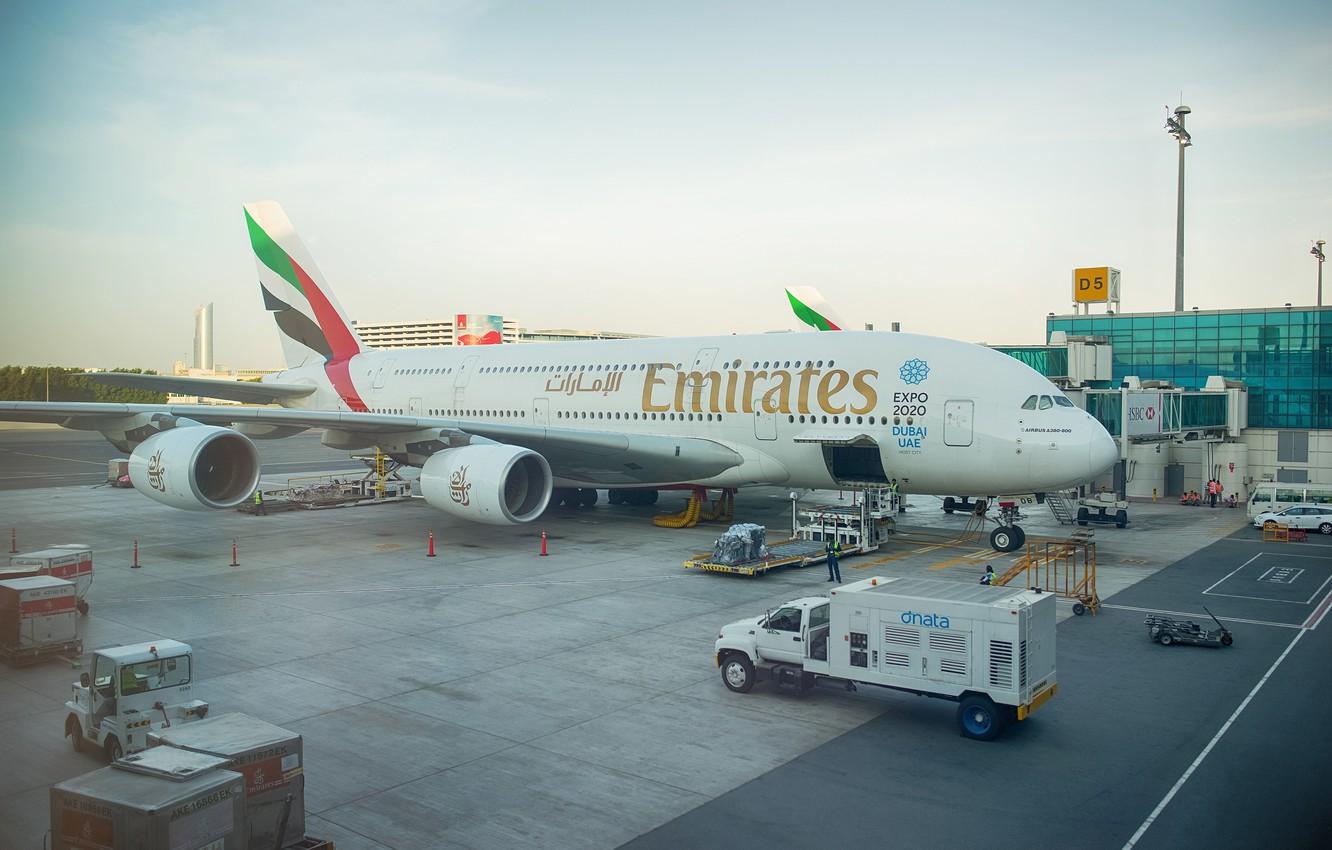 1332x850 Wallpaper the plane, giant, before, Dubai, jet, Emirates, UAE, bokeh, passenger, Airbus, Airbus, training, terminal, Emirates, airliner, airlines image for desktop, section авиация