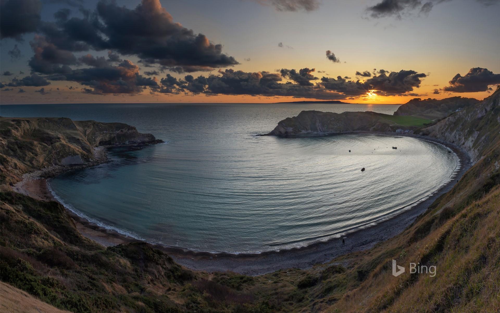 1920x1200 Panoramic view of Lulworth Cove at sunset in Dorset, England