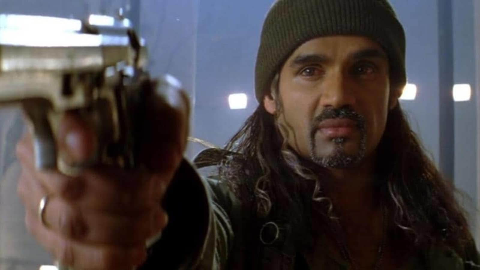 1600x900 Fans discover Main Hoon Na crew member's hilarious rant in movie scene