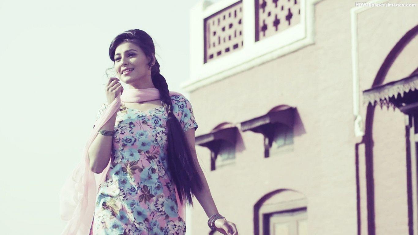 1366x768 Punjabi Dress Wallpaper