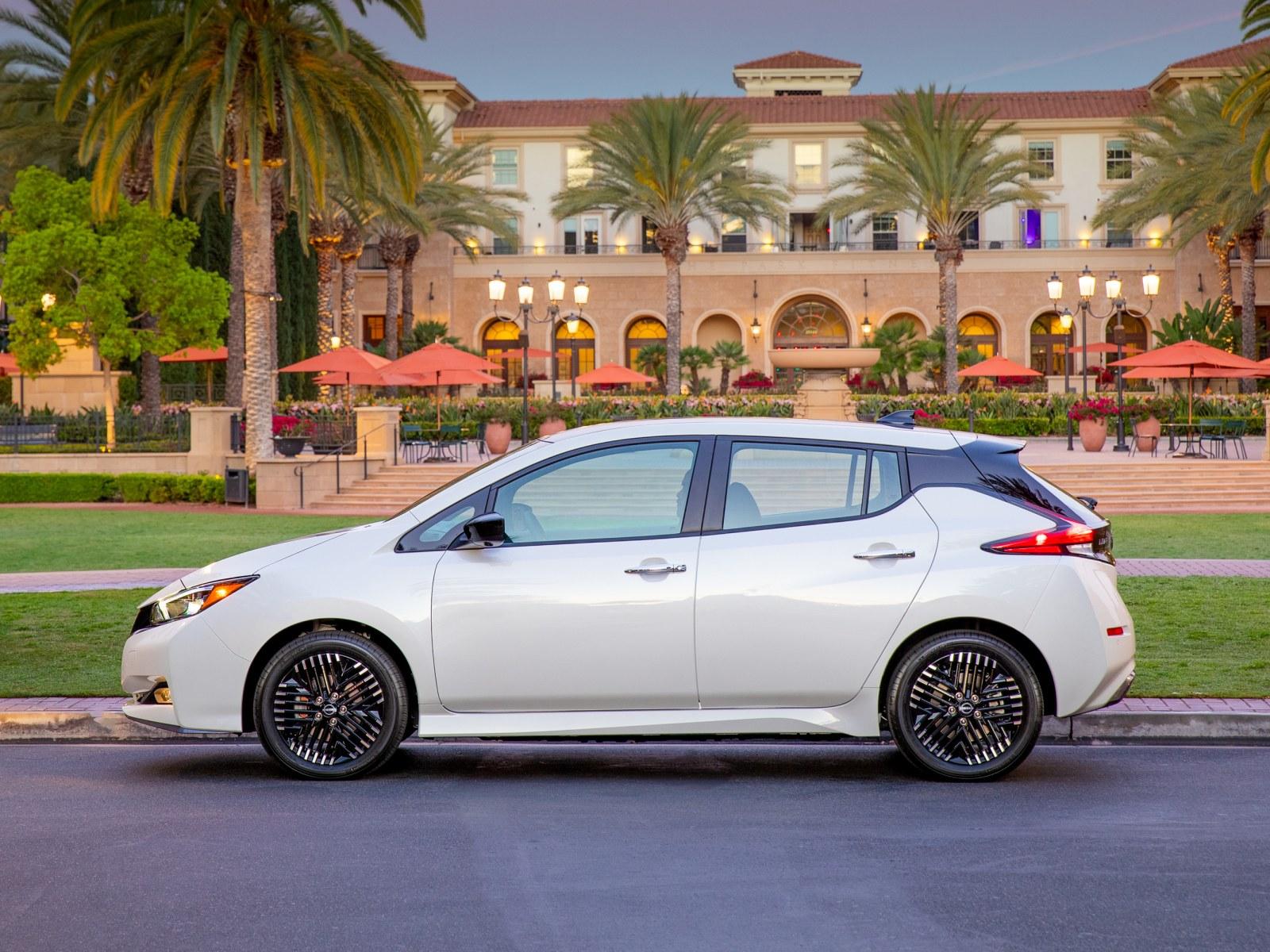 1600x1200 Nissan LEAF Drive Review: Inexpensive Electric Vehicles Are Inbound