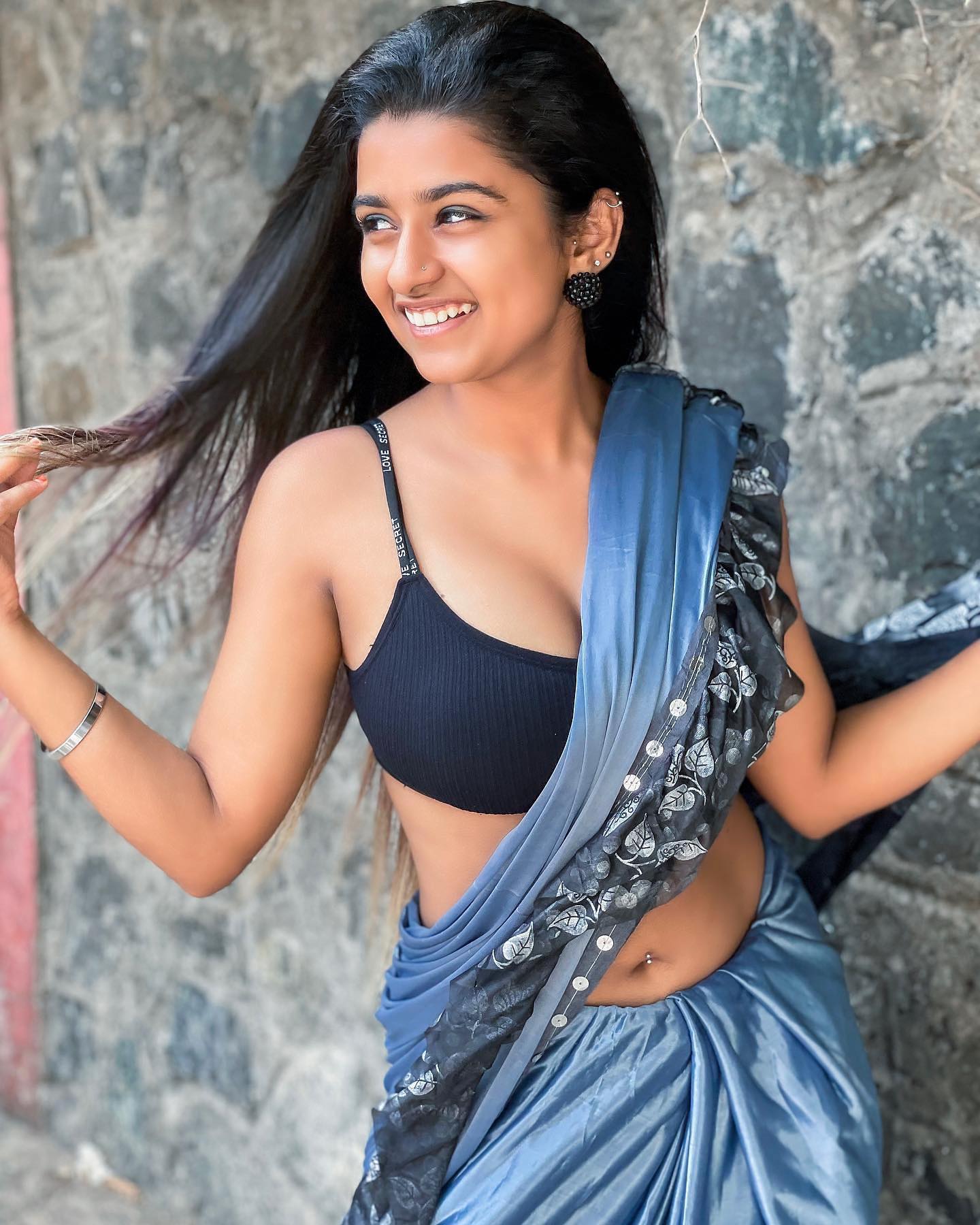 1440x1800 Suhana Khan in saree will nvr ends