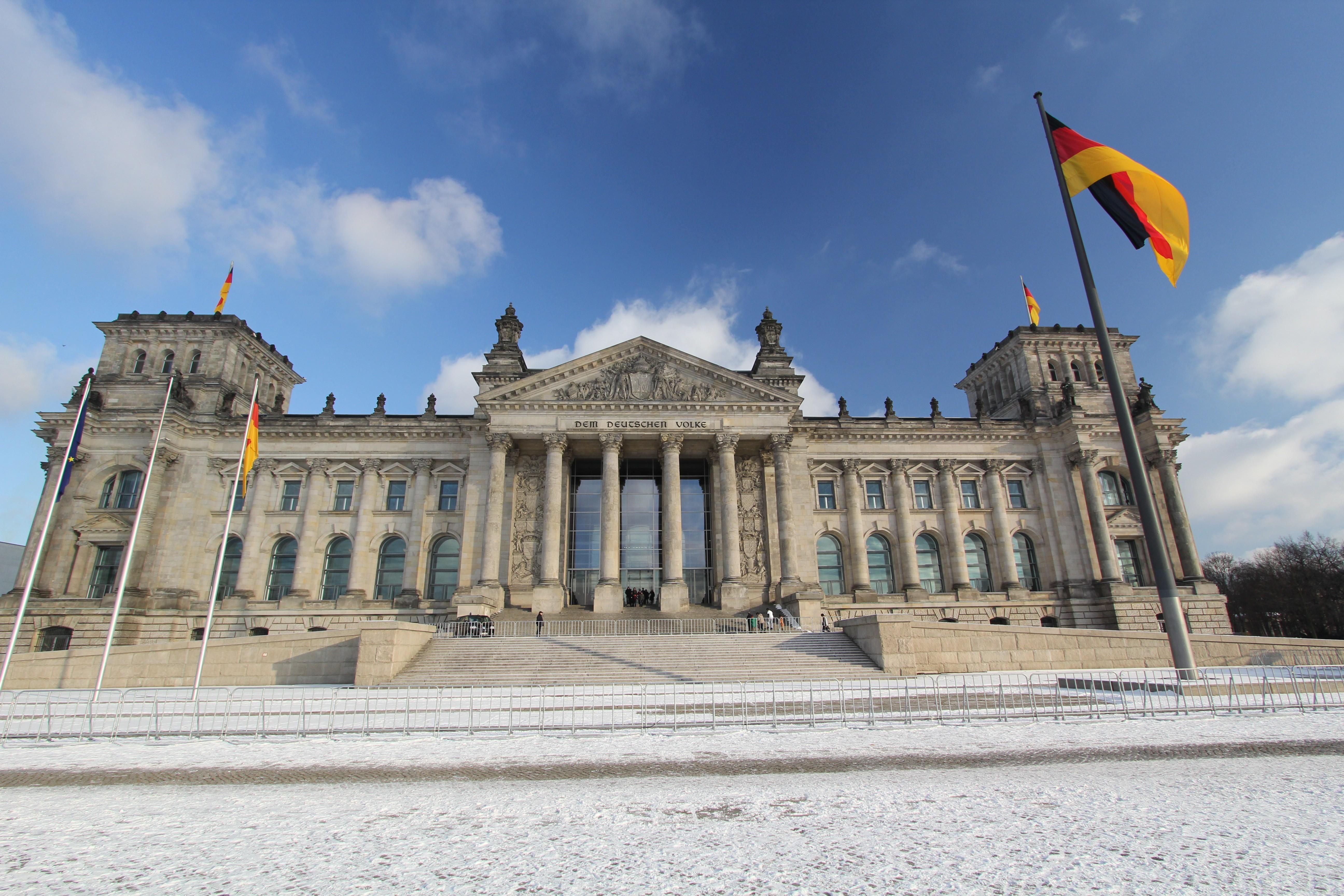 5184x3456 Reichstag in Berlin Desktop wallpaper 1440x900
