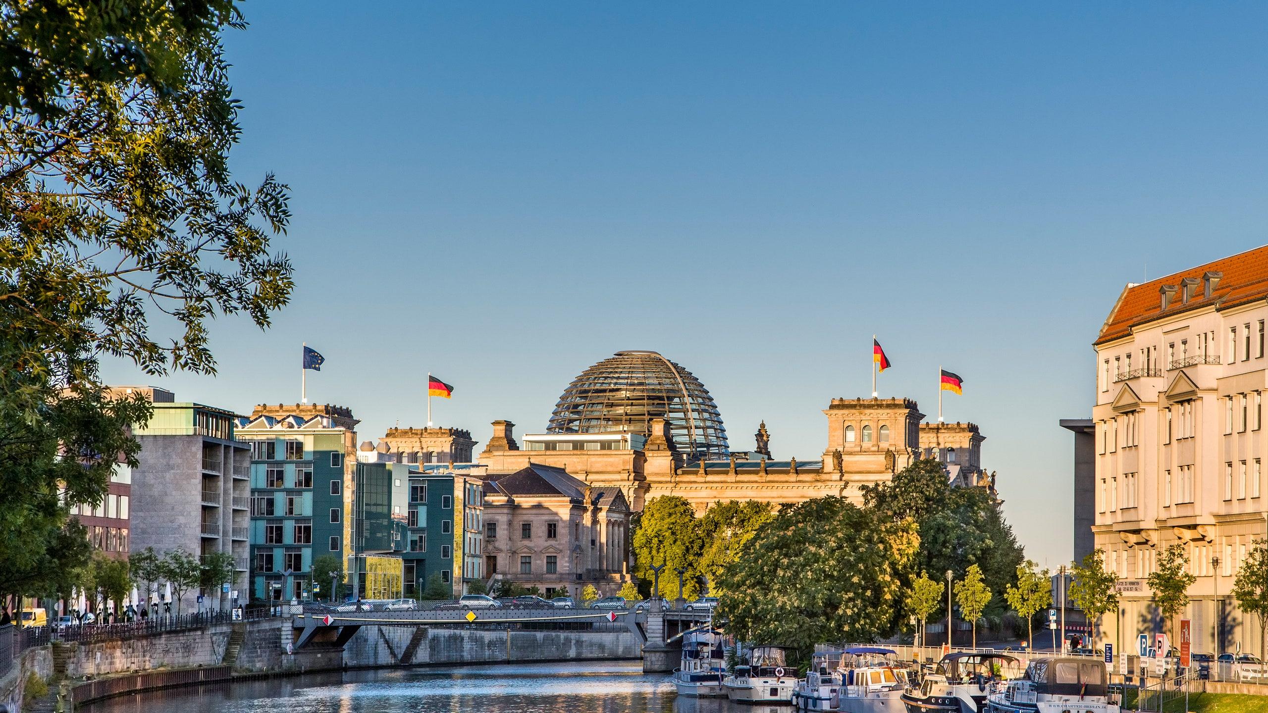 2560x1440 Reichstag Building Review. Condé Nast Traveler