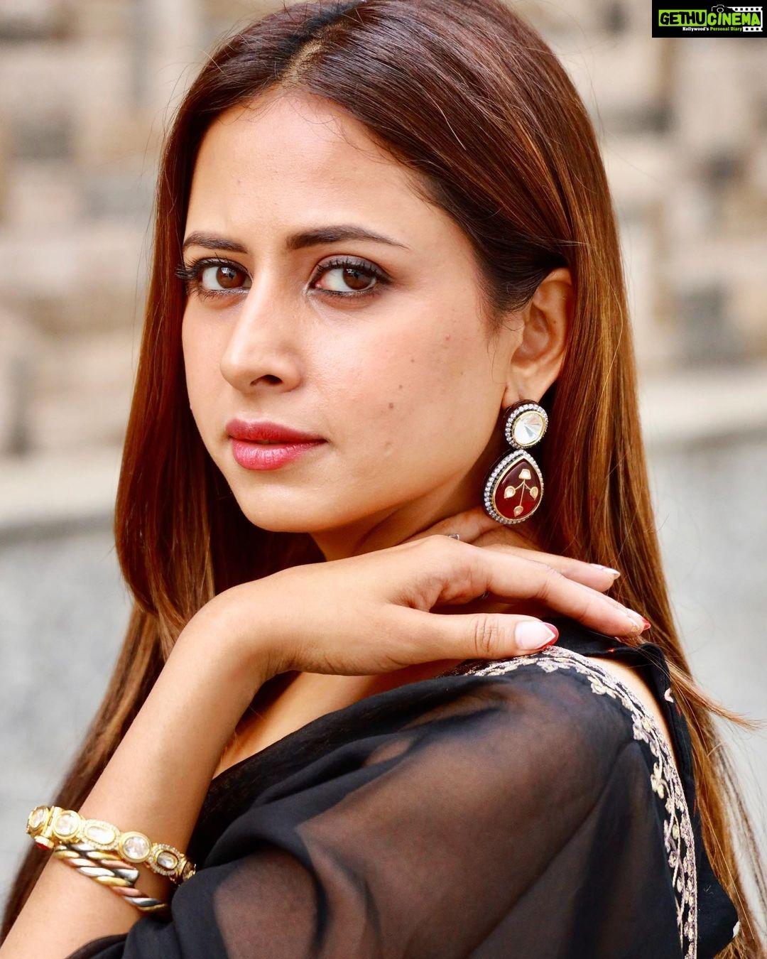 Sargun Mehta Wallpapers - Top Free Sargun Mehta Backgrounds ...