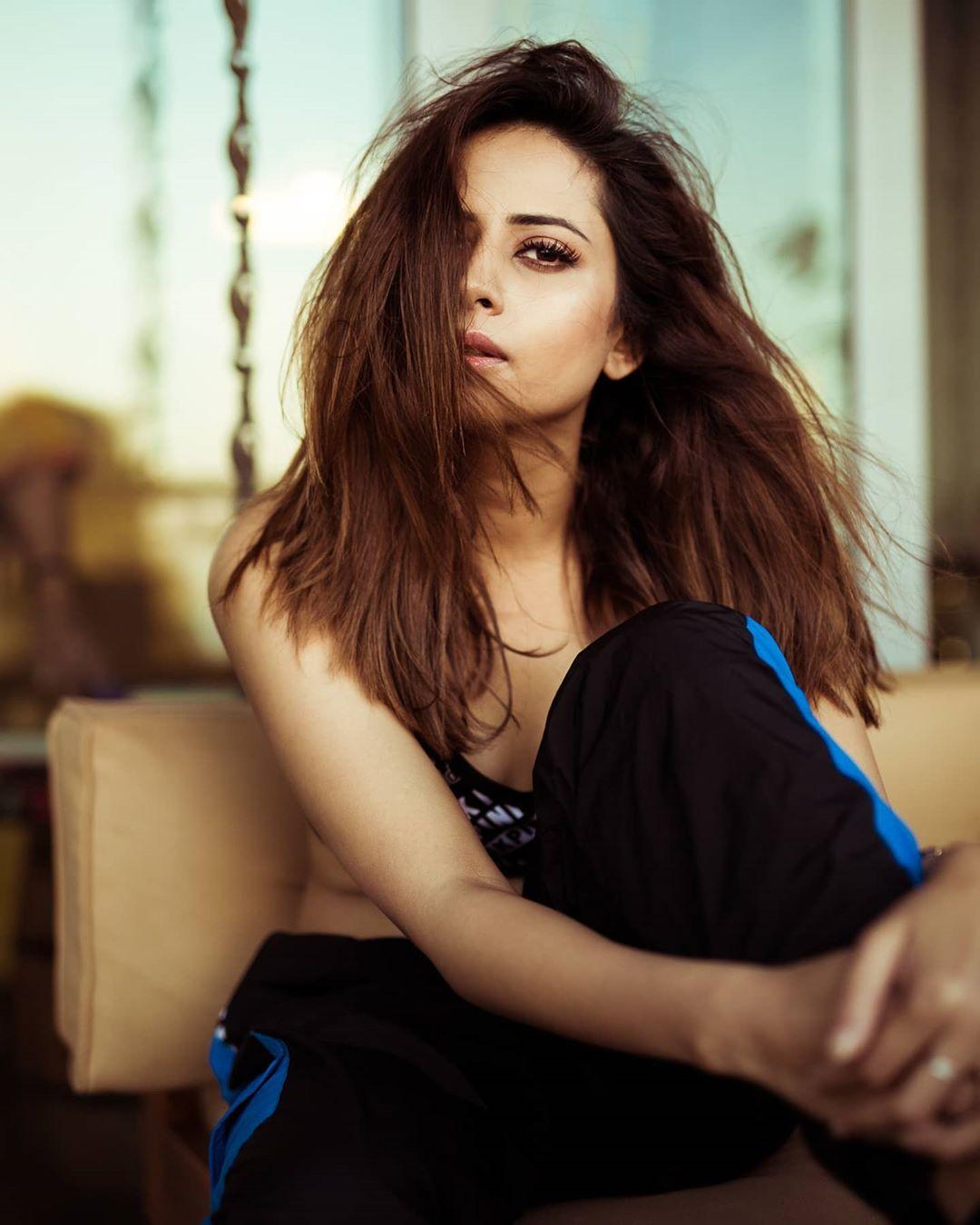 1080x1350 Sargun Mehta Shares Post Workout Picture, Looks Hot And